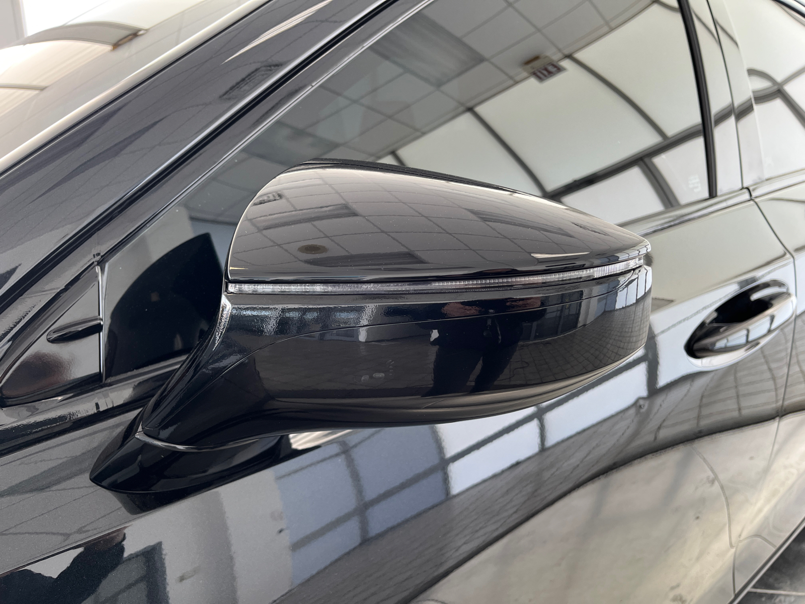 2022 Lexus ES 300h 11