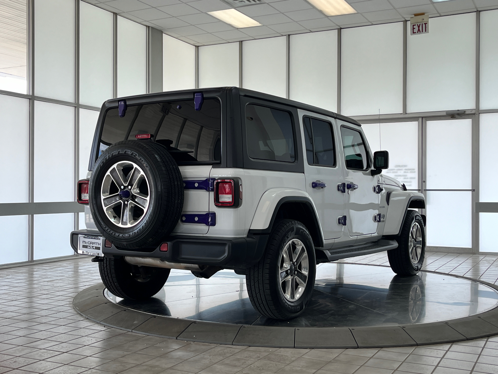 2020 Jeep Wrangler Unlimited Sahara 8