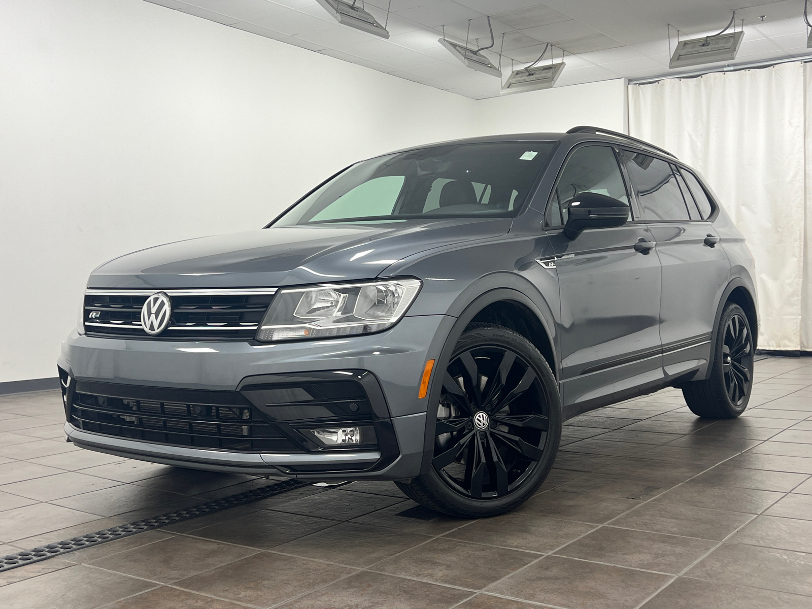 2021 Volkswagen Tiguan SE 1