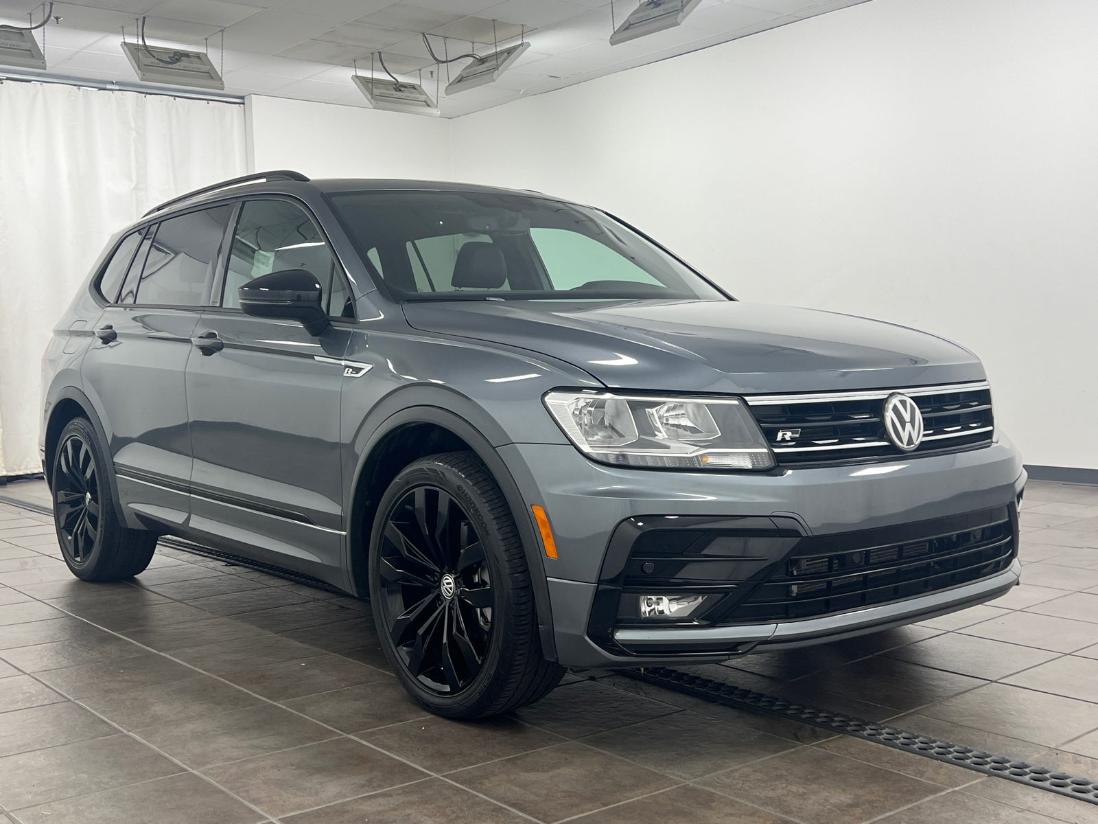 2021 Volkswagen Tiguan SE 4