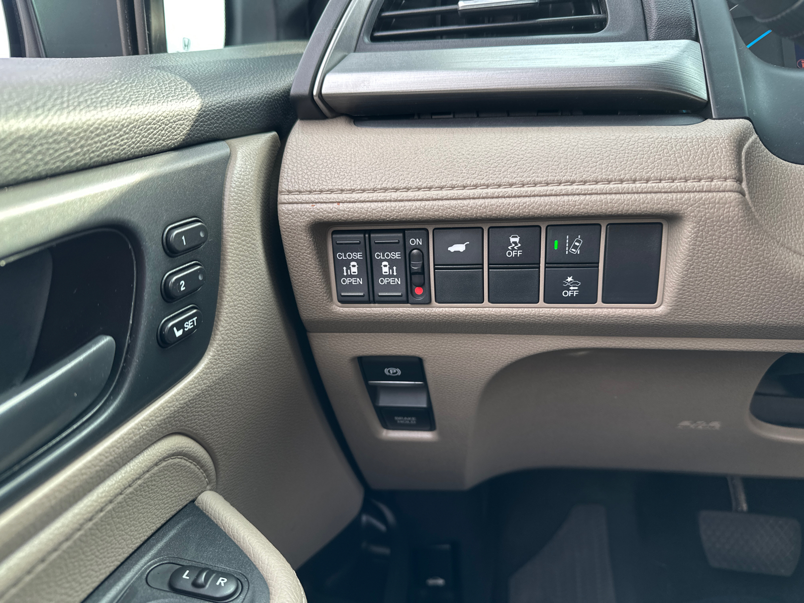 2019 Honda Odyssey EX-L 24