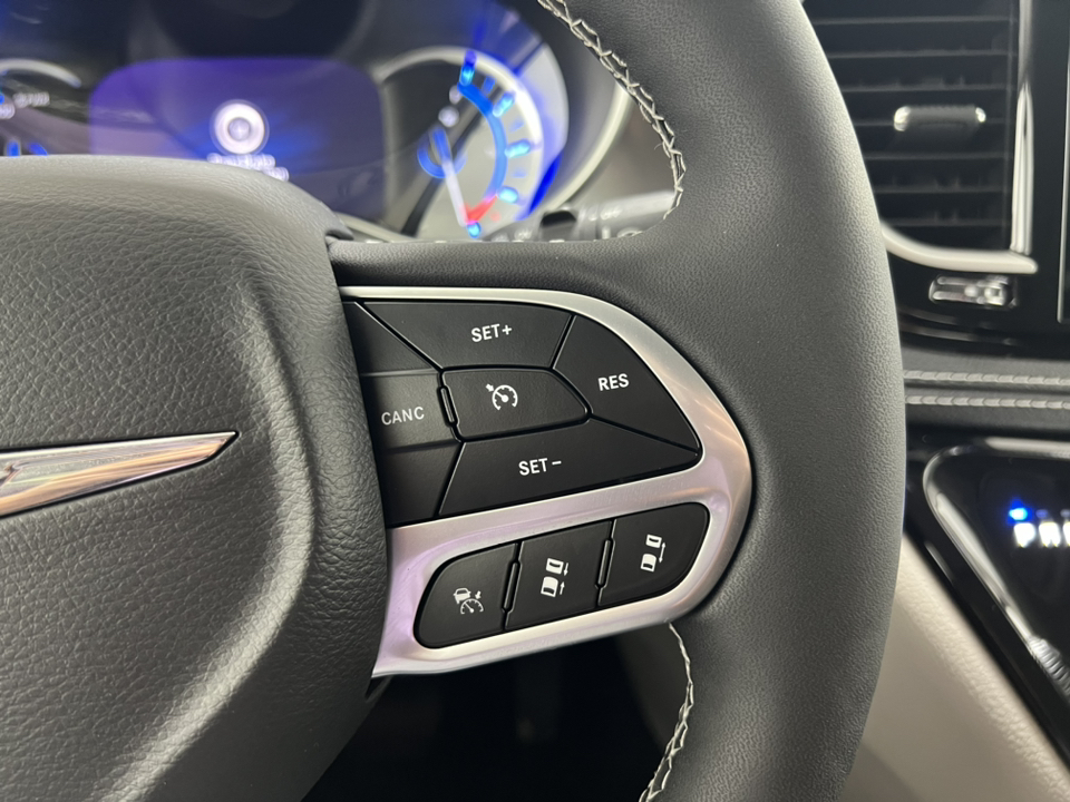 2023 Chrysler Pacifica Plug-In Hybrid Touring L 19