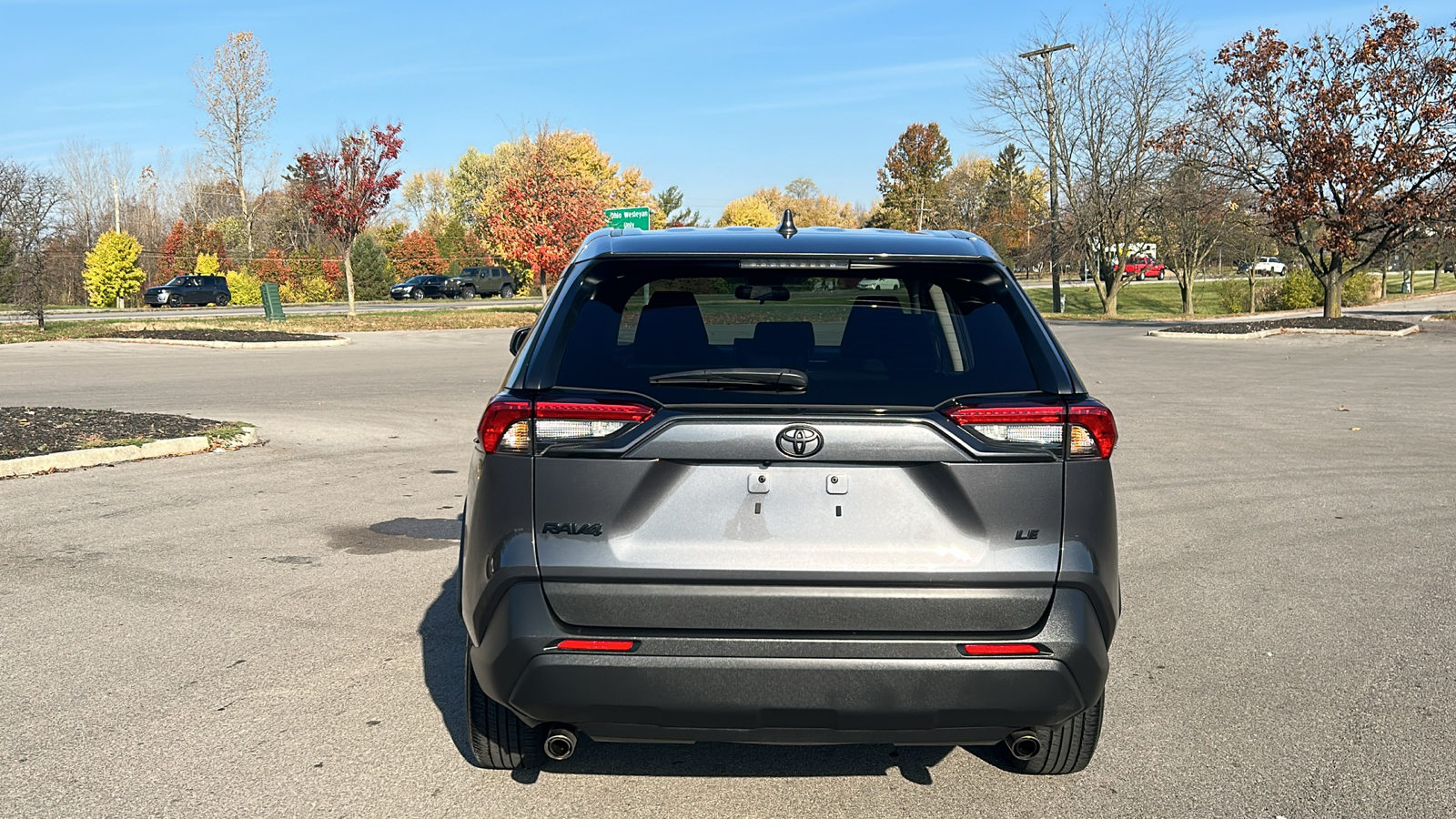 2022 Toyota RAV4 LE 12