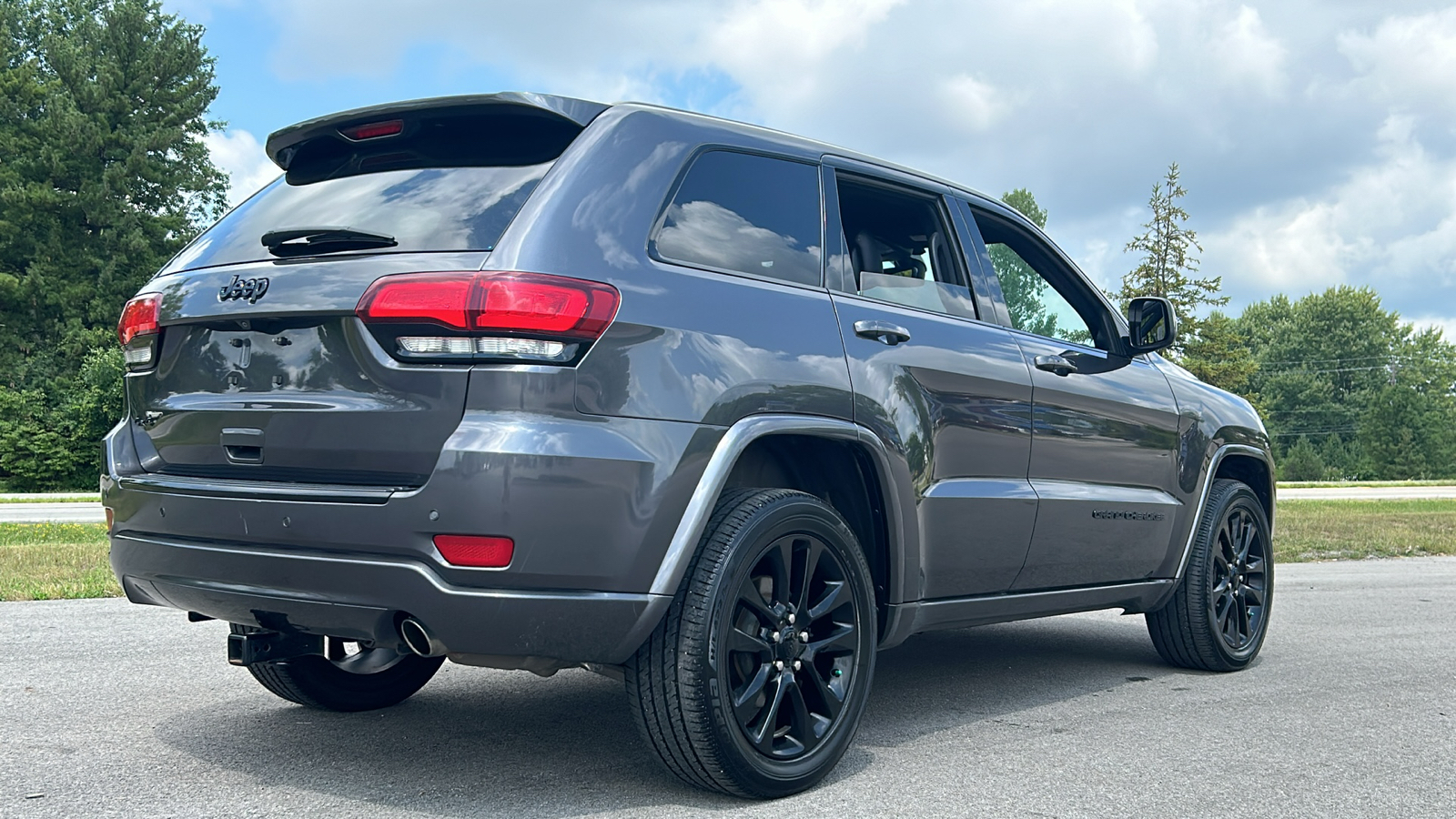 2018 Jeep Grand Cherokee Altitude 11