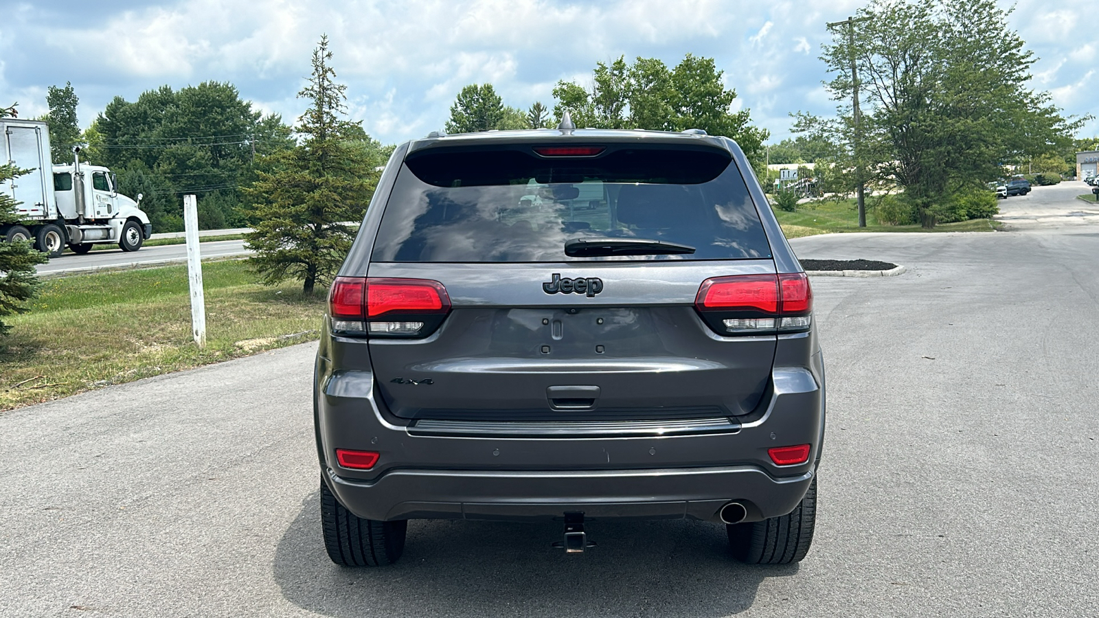 2018 Jeep Grand Cherokee Altitude 12