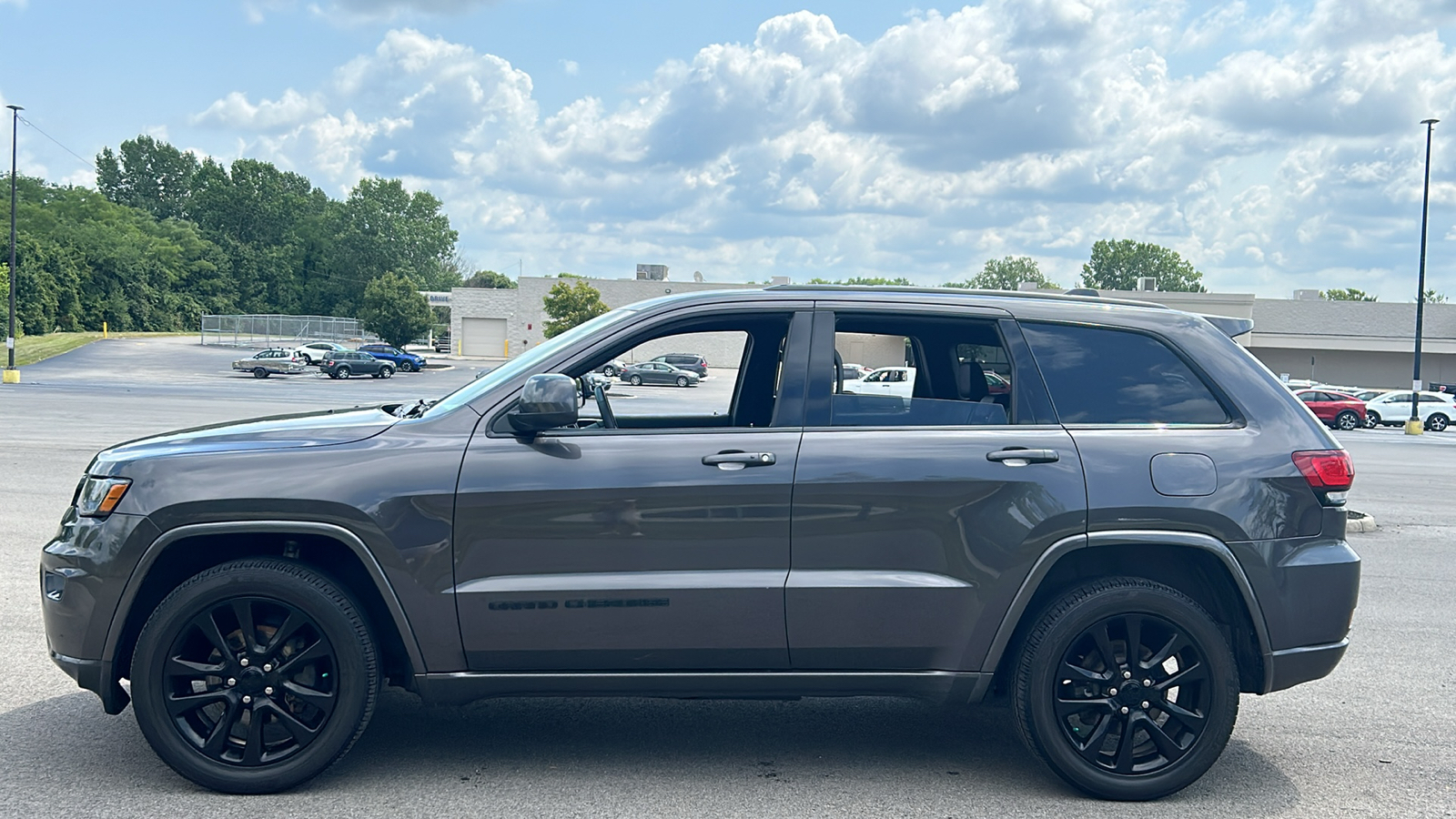 2018 Jeep Grand Cherokee Altitude 17