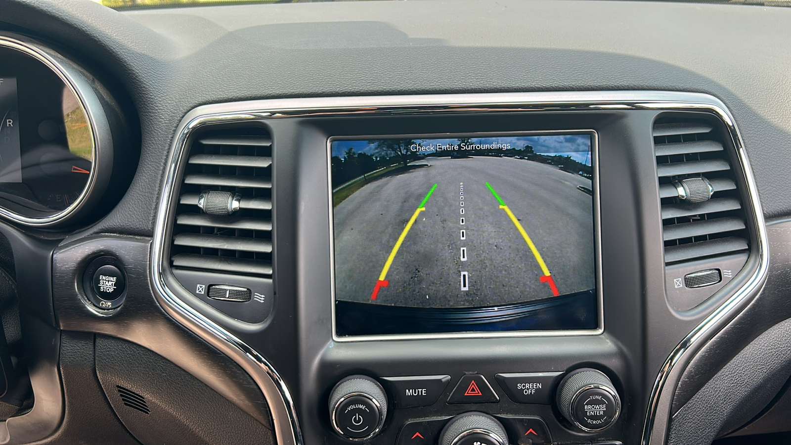 2018 Jeep Grand Cherokee Altitude 32