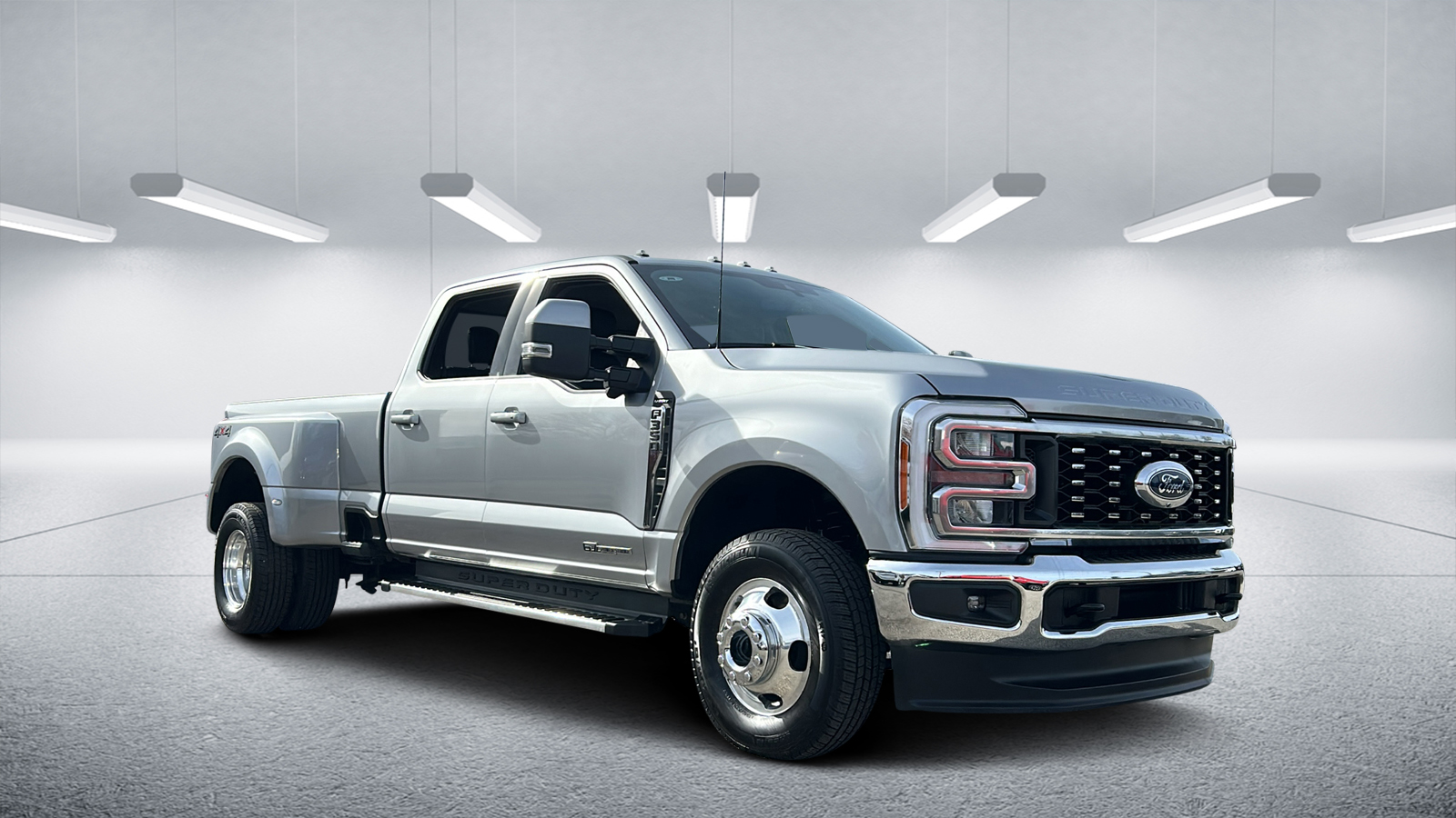 2023 Ford F-350SD Lariat 1