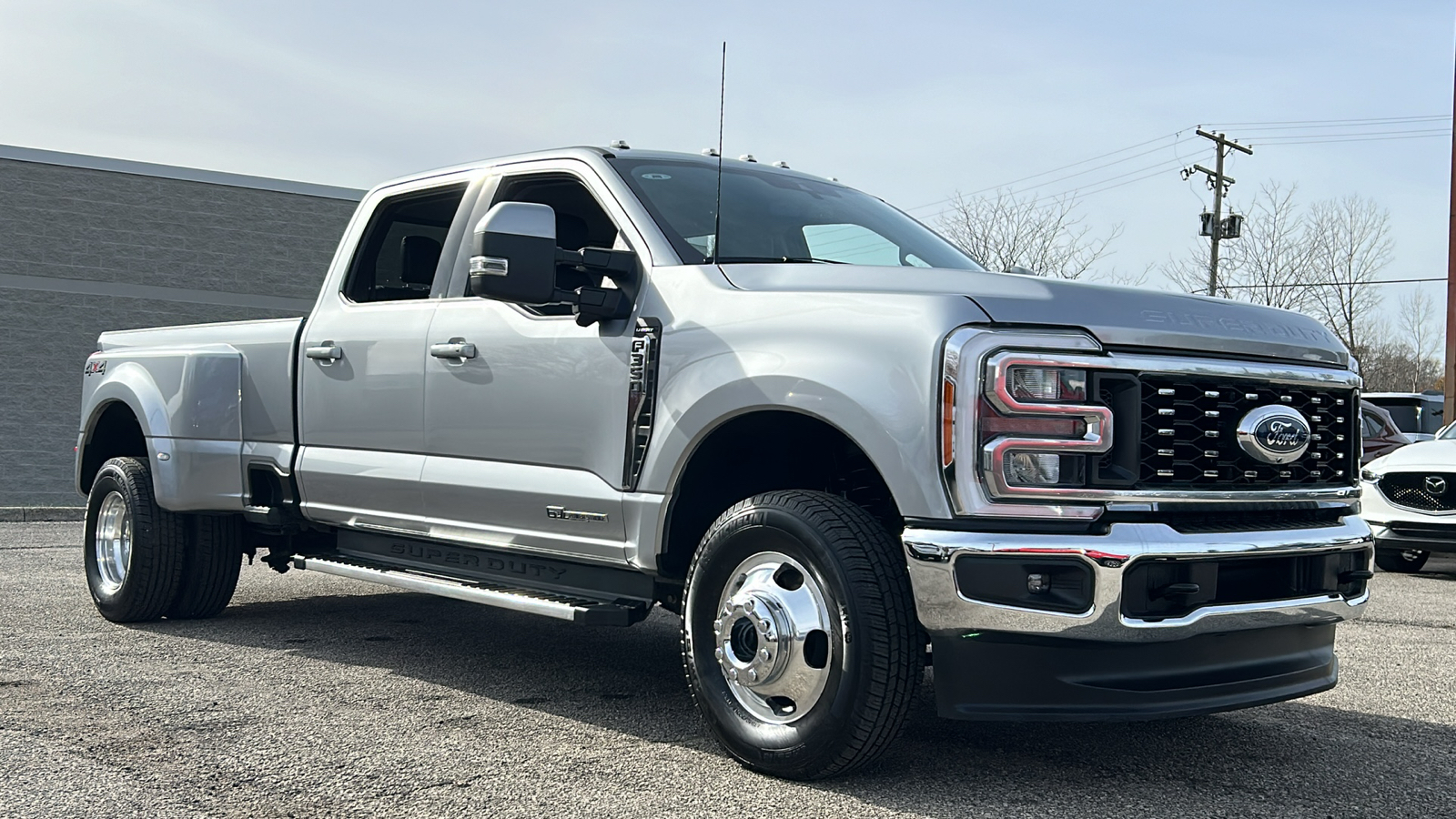 2023 Ford F-350SD Lariat 3