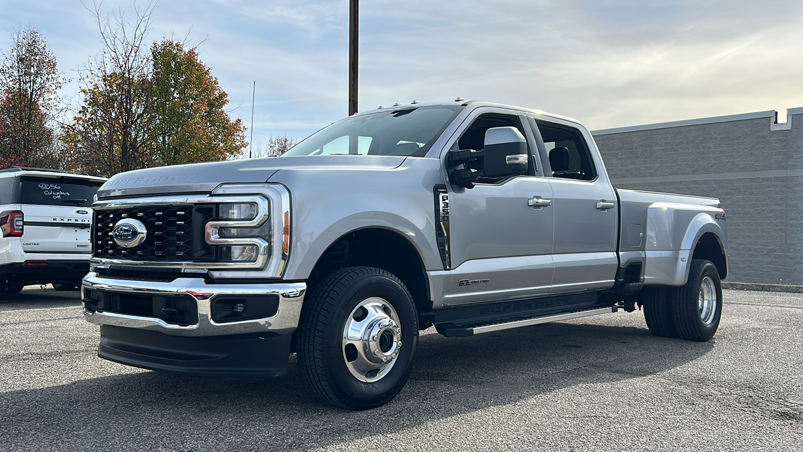 2023 Ford F-350SD Lariat 41