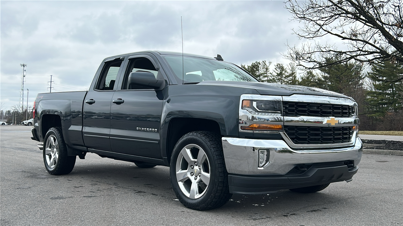 2017 Chevrolet Silverado 1500 LT 2