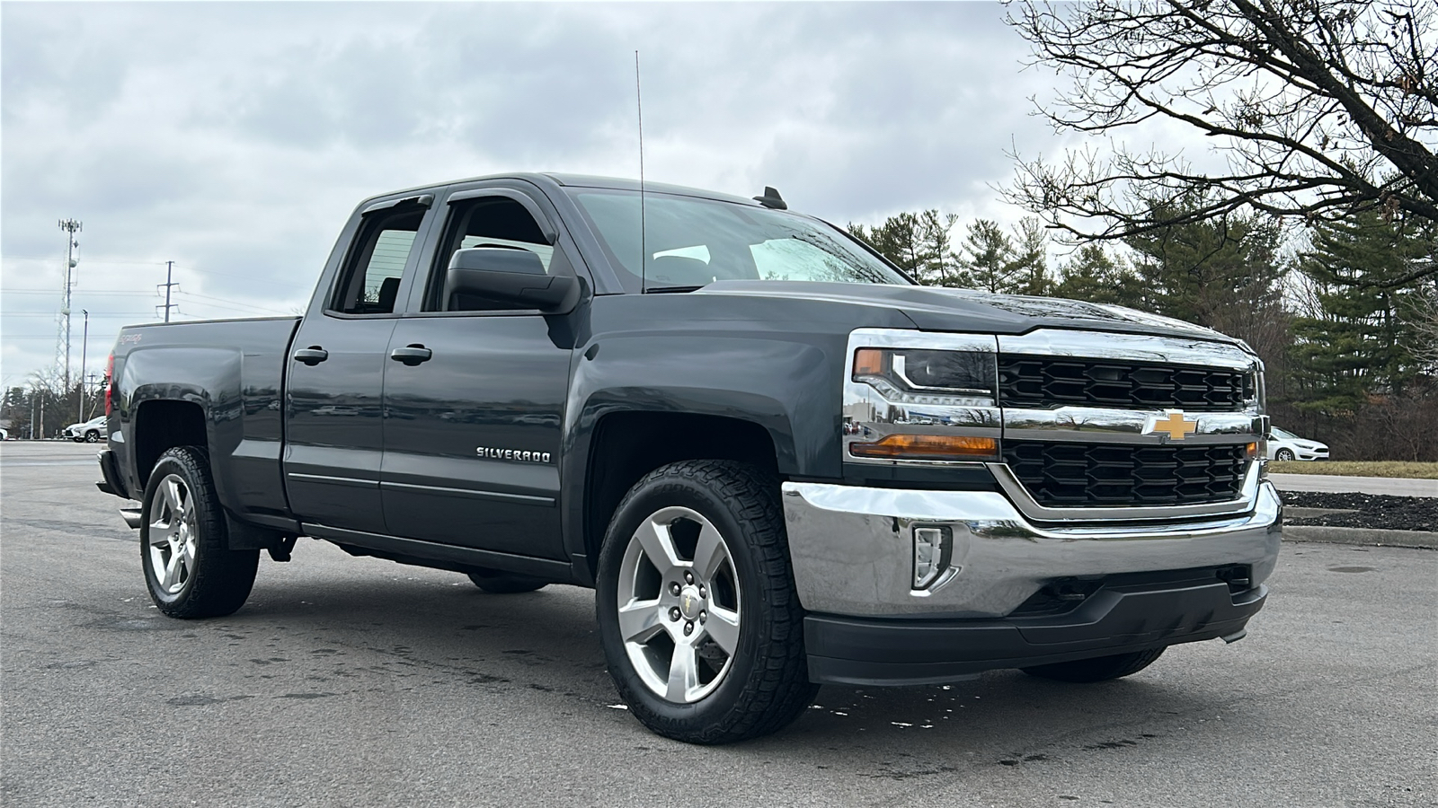 2017 Chevrolet Silverado 1500 LT 3