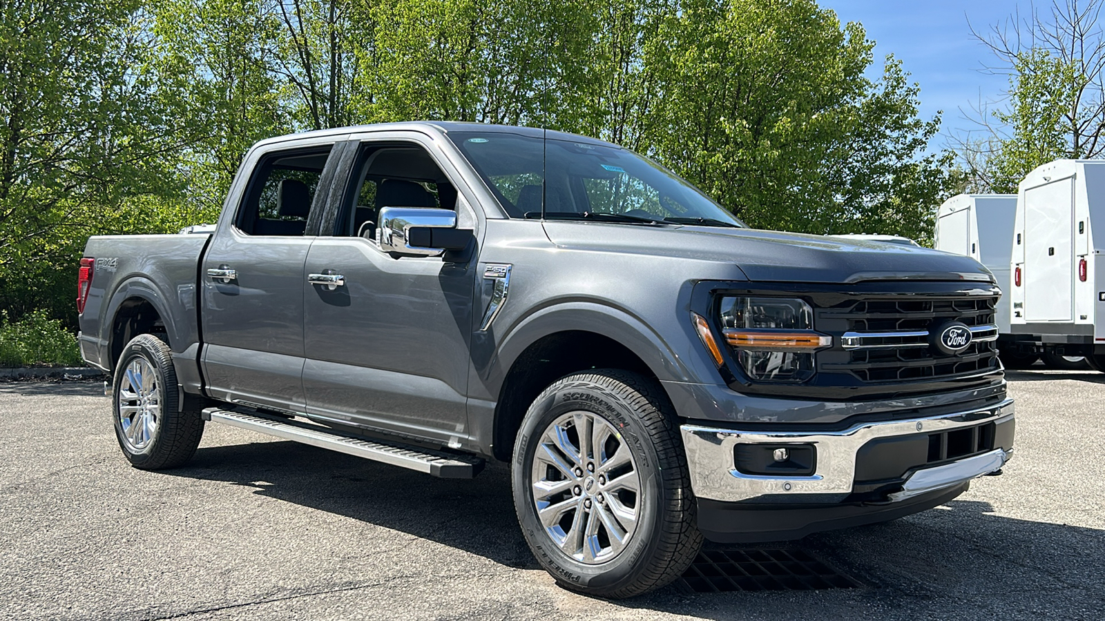 2024 Ford F-150 XLT 2