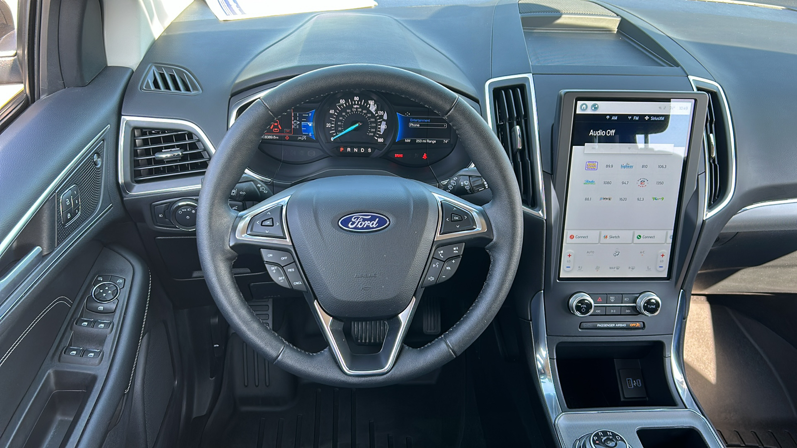 2021 Ford Edge Titanium 21