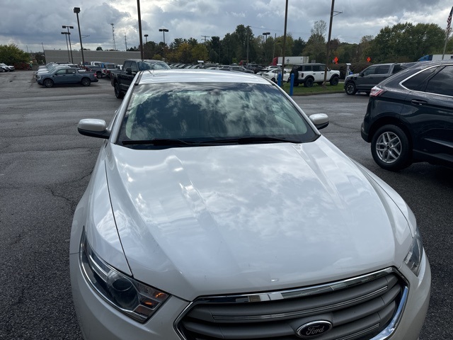 2016 Ford Taurus SEL 3