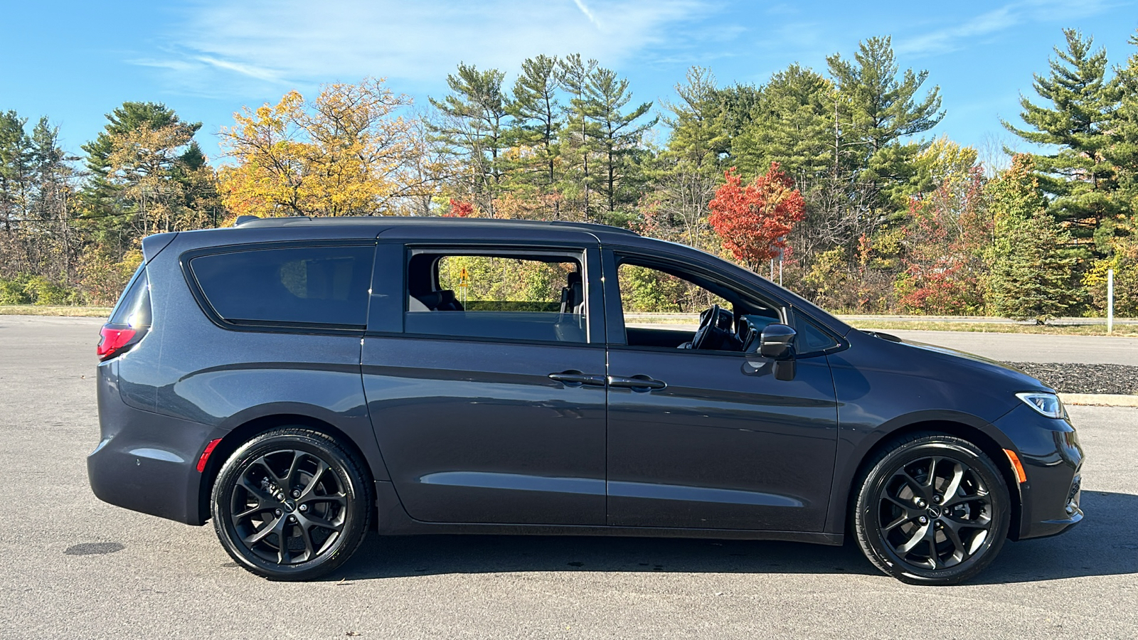 2021 Chrysler Pacifica Touring L 3