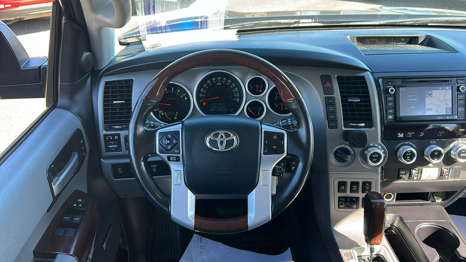 2016 Toyota Sequoia Platinum 21