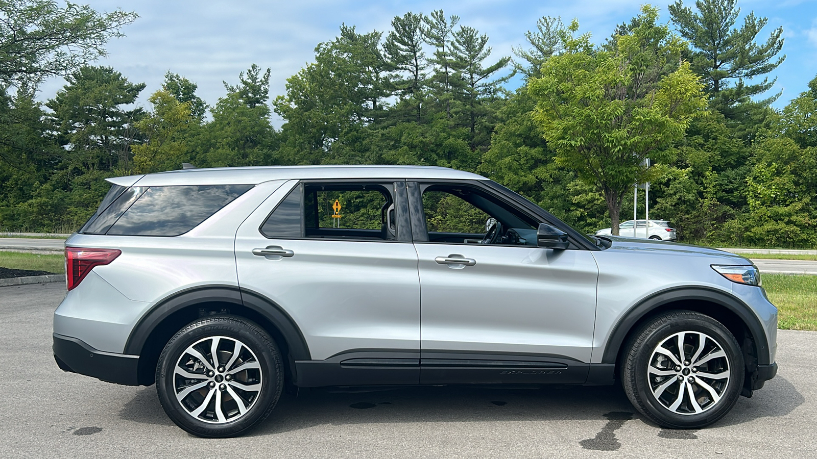 2021 Ford Explorer ST 4