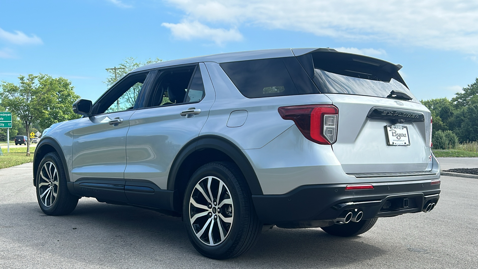 2021 Ford Explorer ST 17