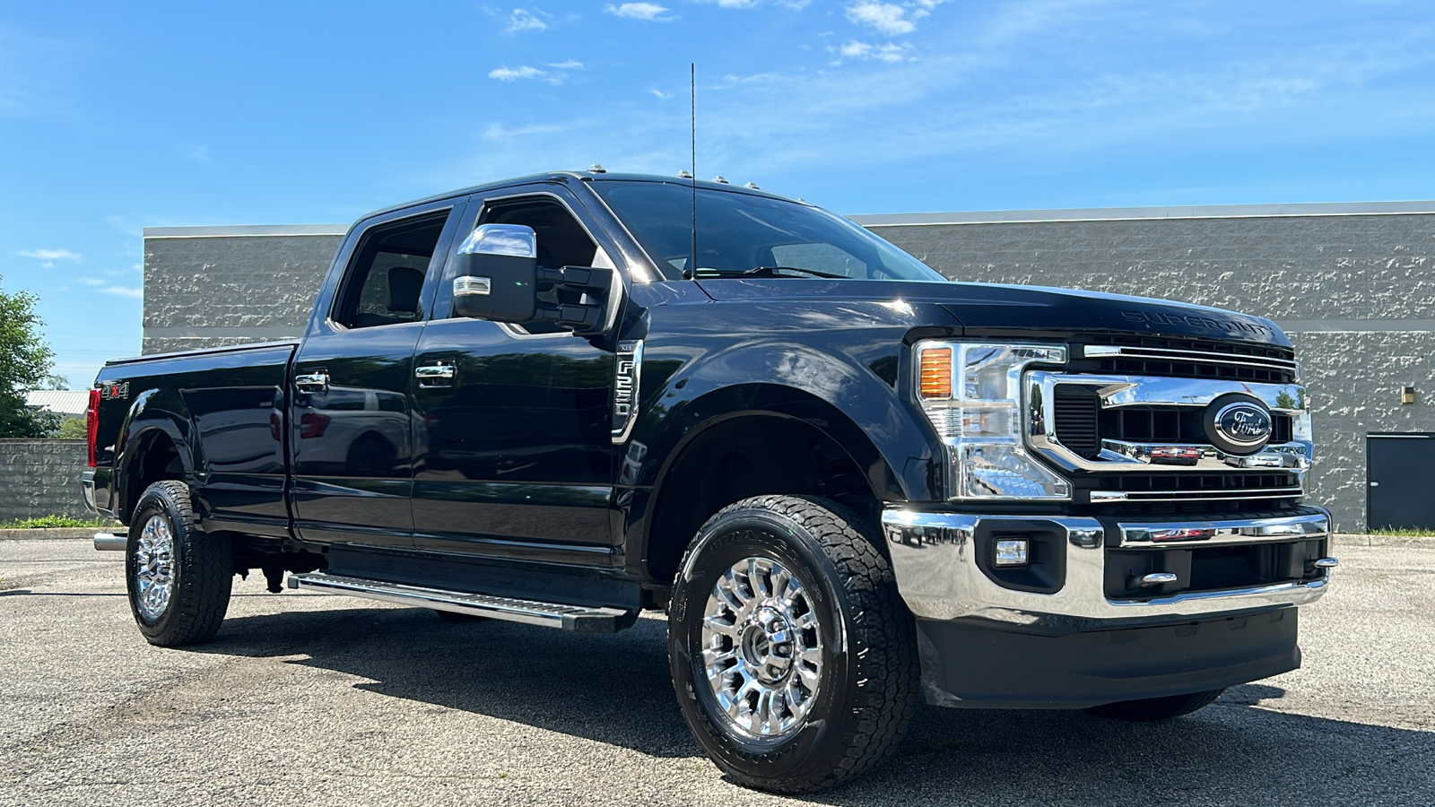 2021 Ford F-250SD XLT 2