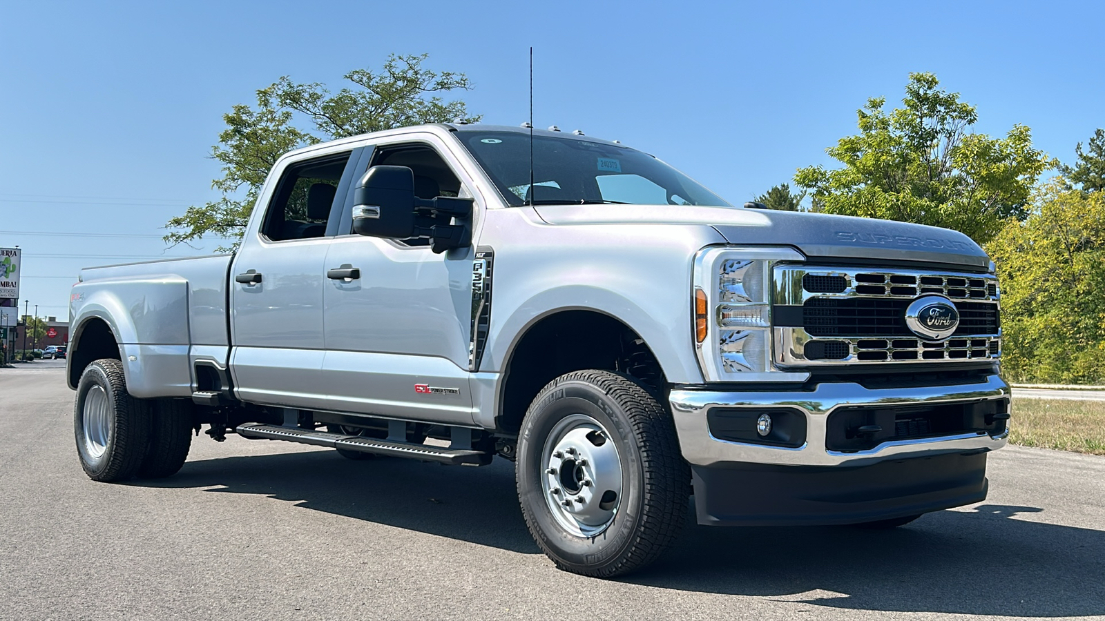 2024 Ford F-350SD XLT 2