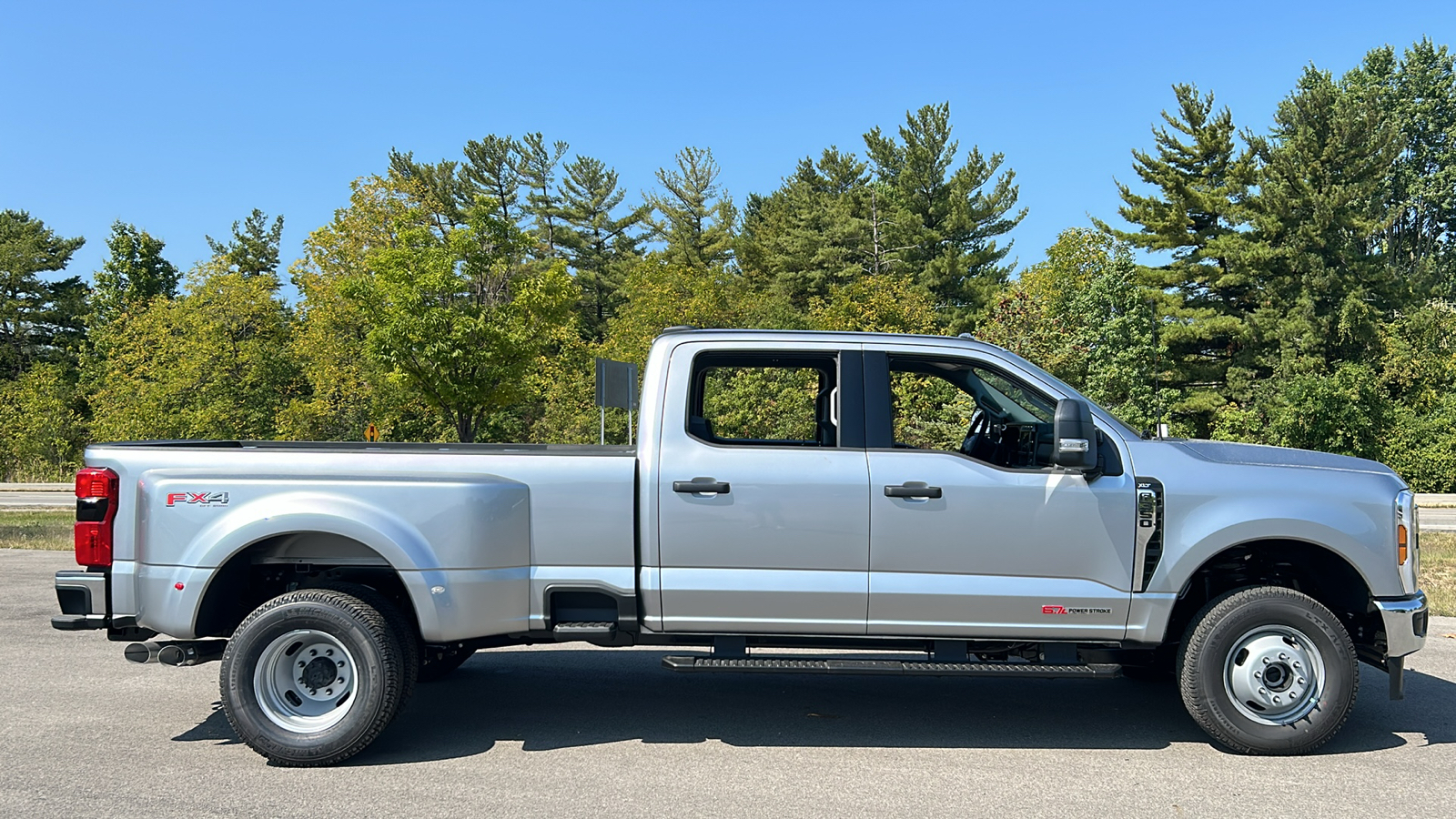 2024 Ford F-350SD XLT 4