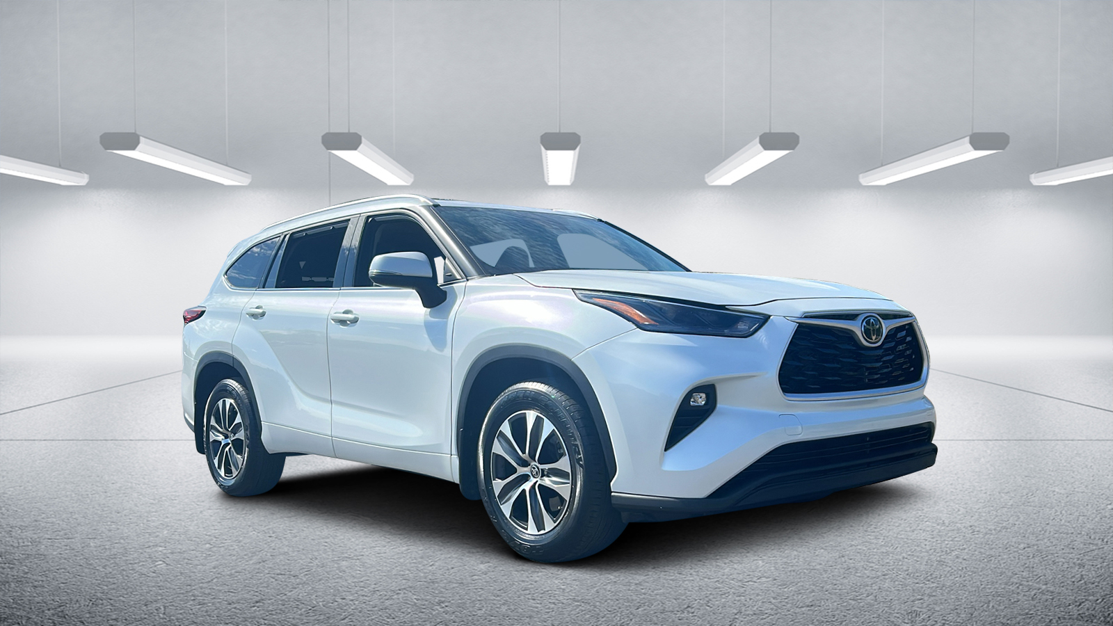 2022 Toyota Highlander XLE 1