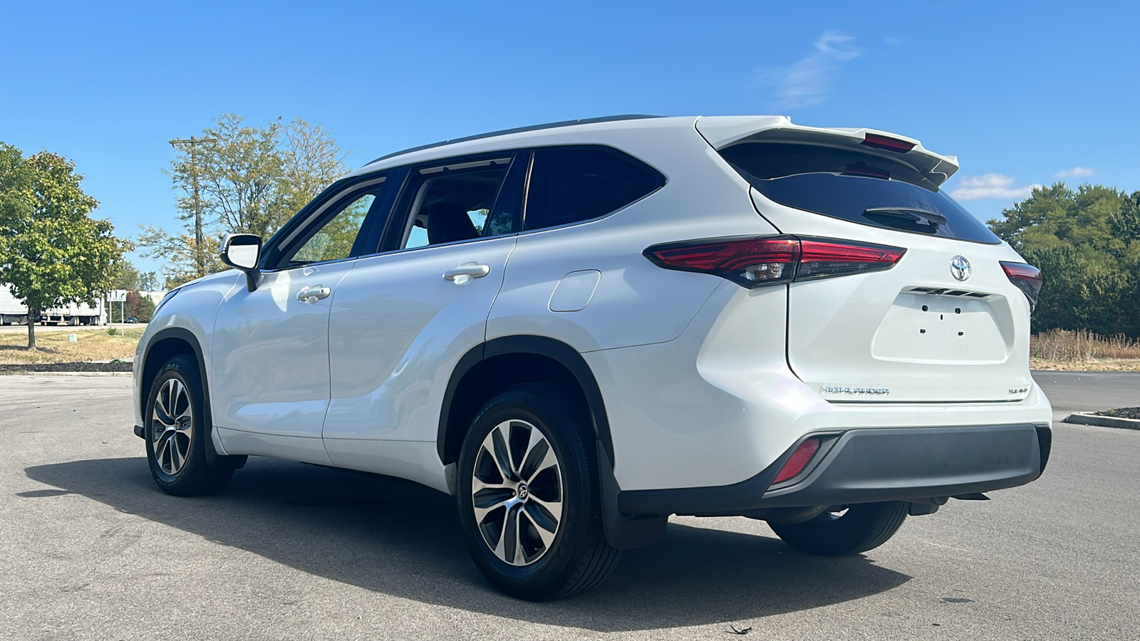 2022 Toyota Highlander XLE 16