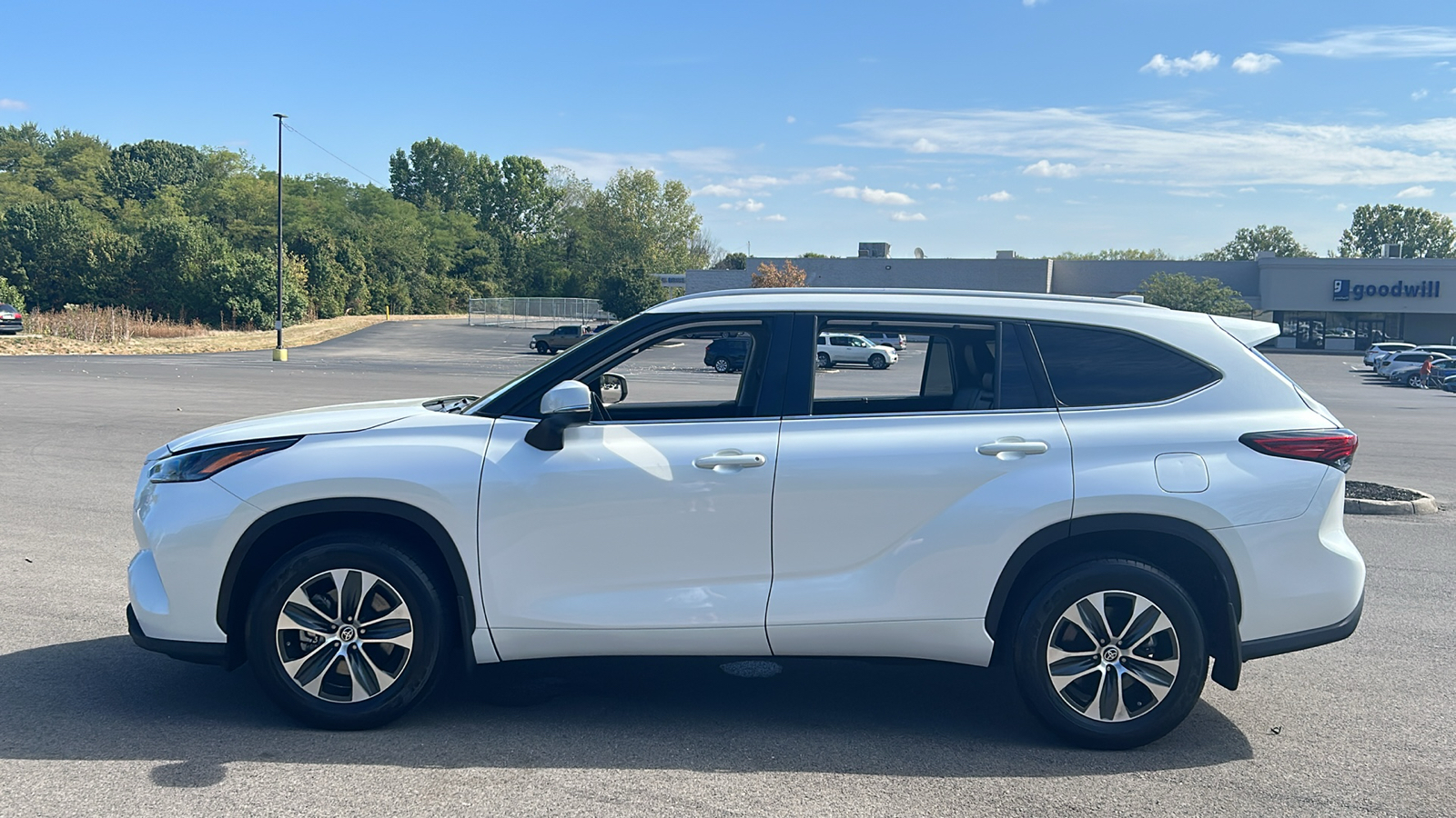 2022 Toyota Highlander XLE 17