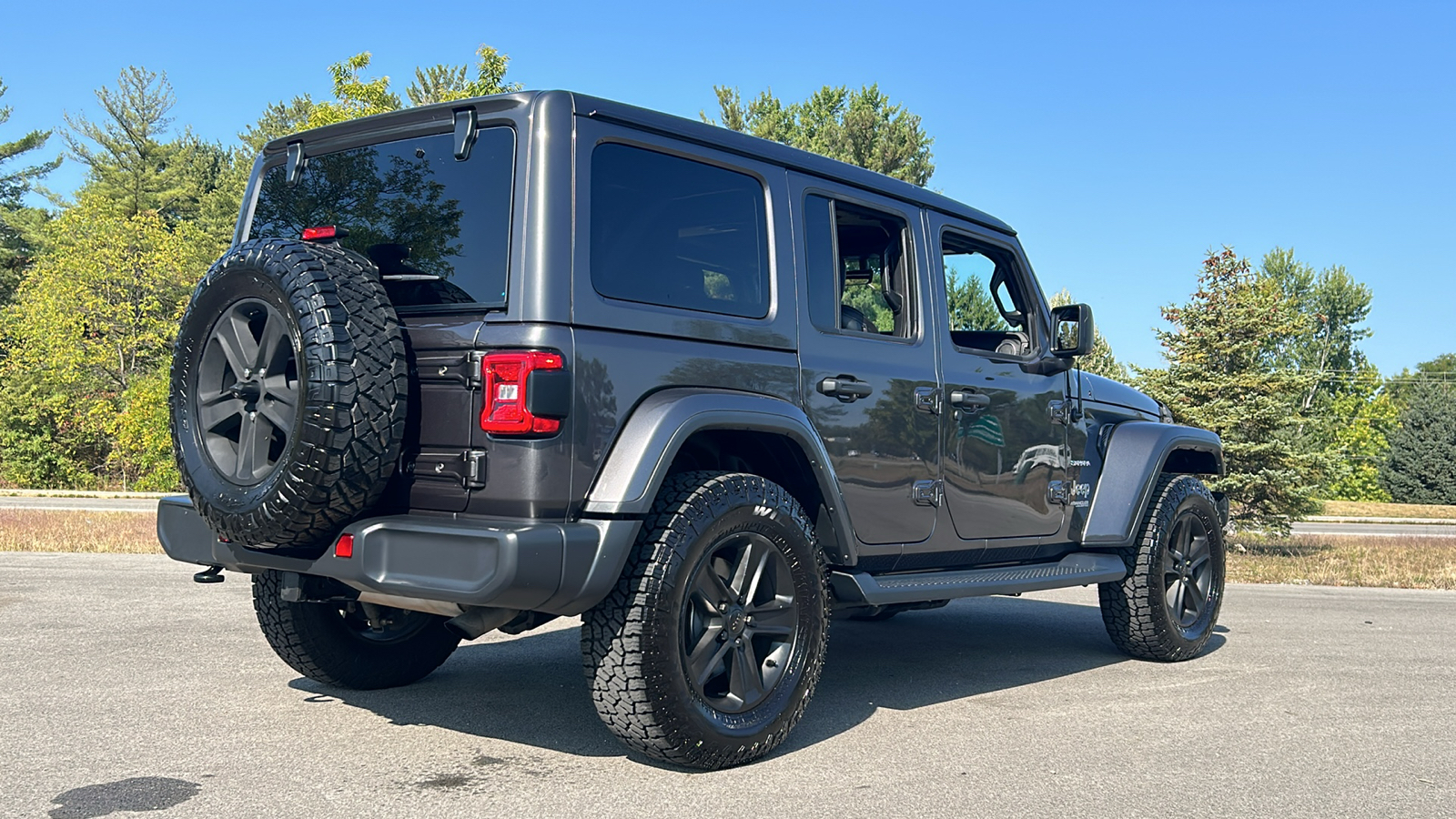 2020 Jeep Wrangler Unlimited Sahara 11