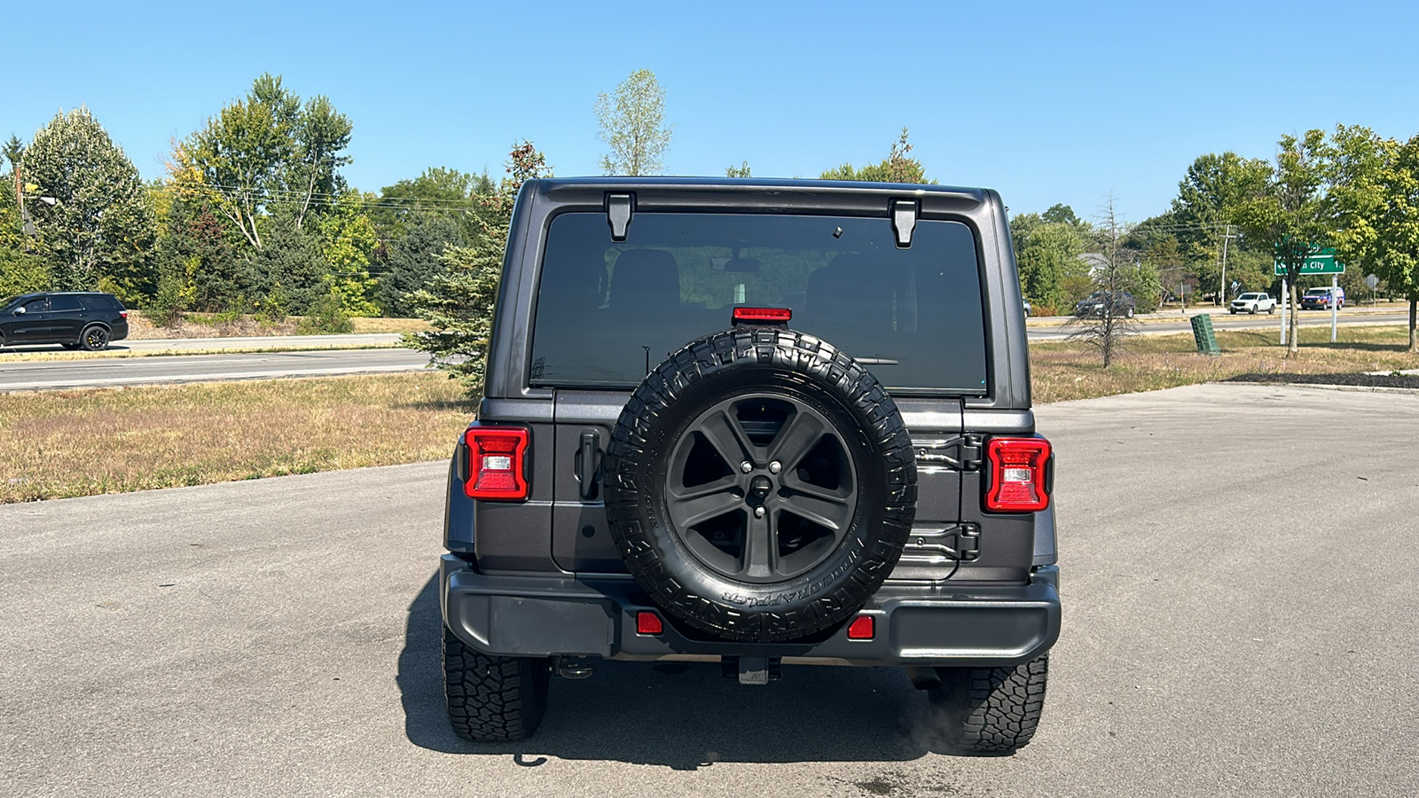 2020 Jeep Wrangler Unlimited Sahara 12