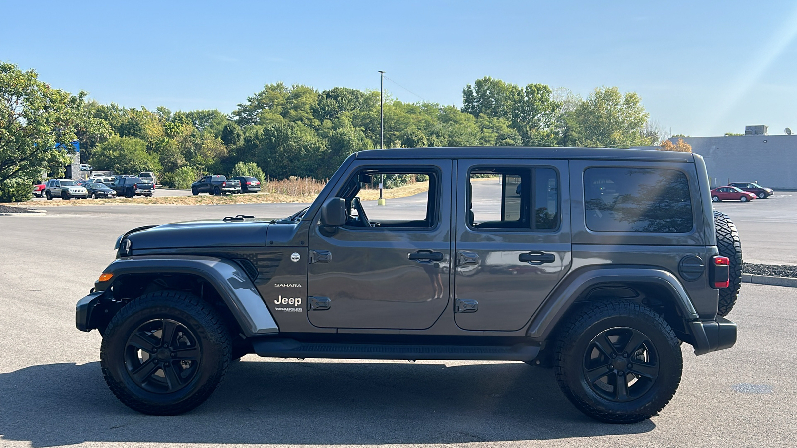 2020 Jeep Wrangler Unlimited Sahara 16