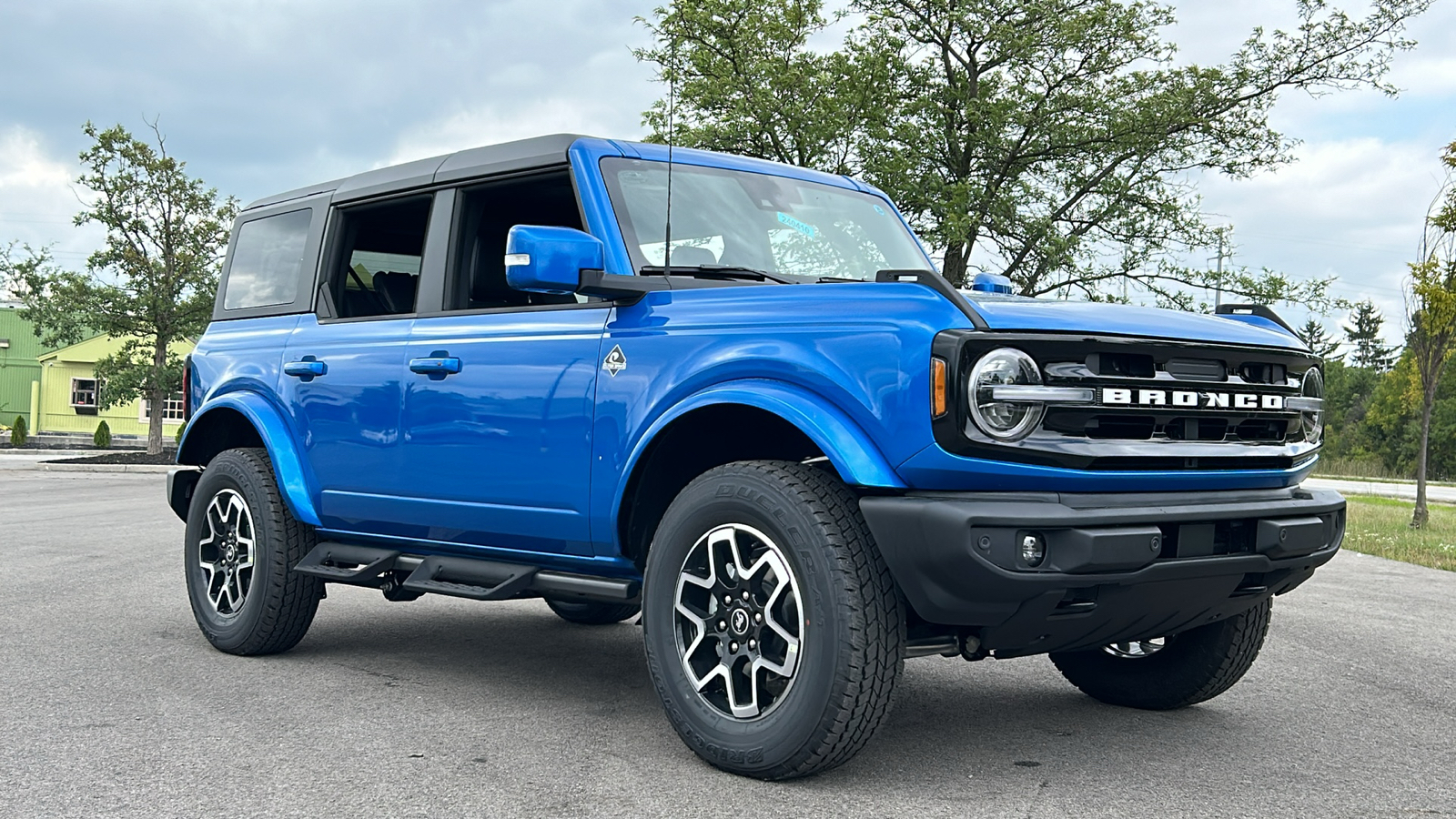 2024 Ford Bronco Outer Banks 2