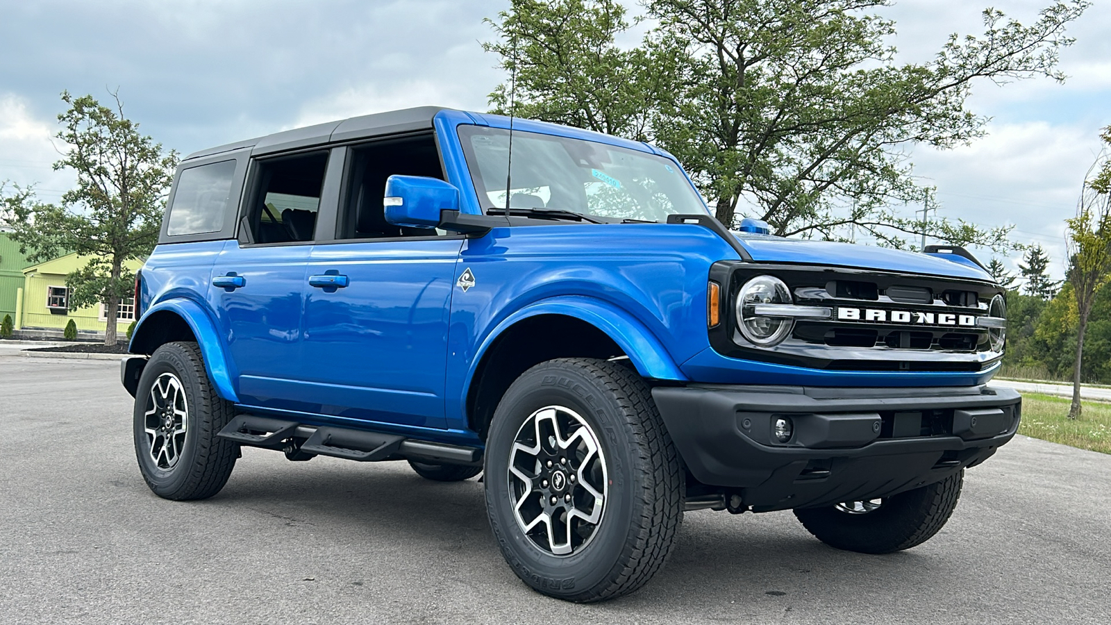 2024 Ford Bronco Outer Banks 3