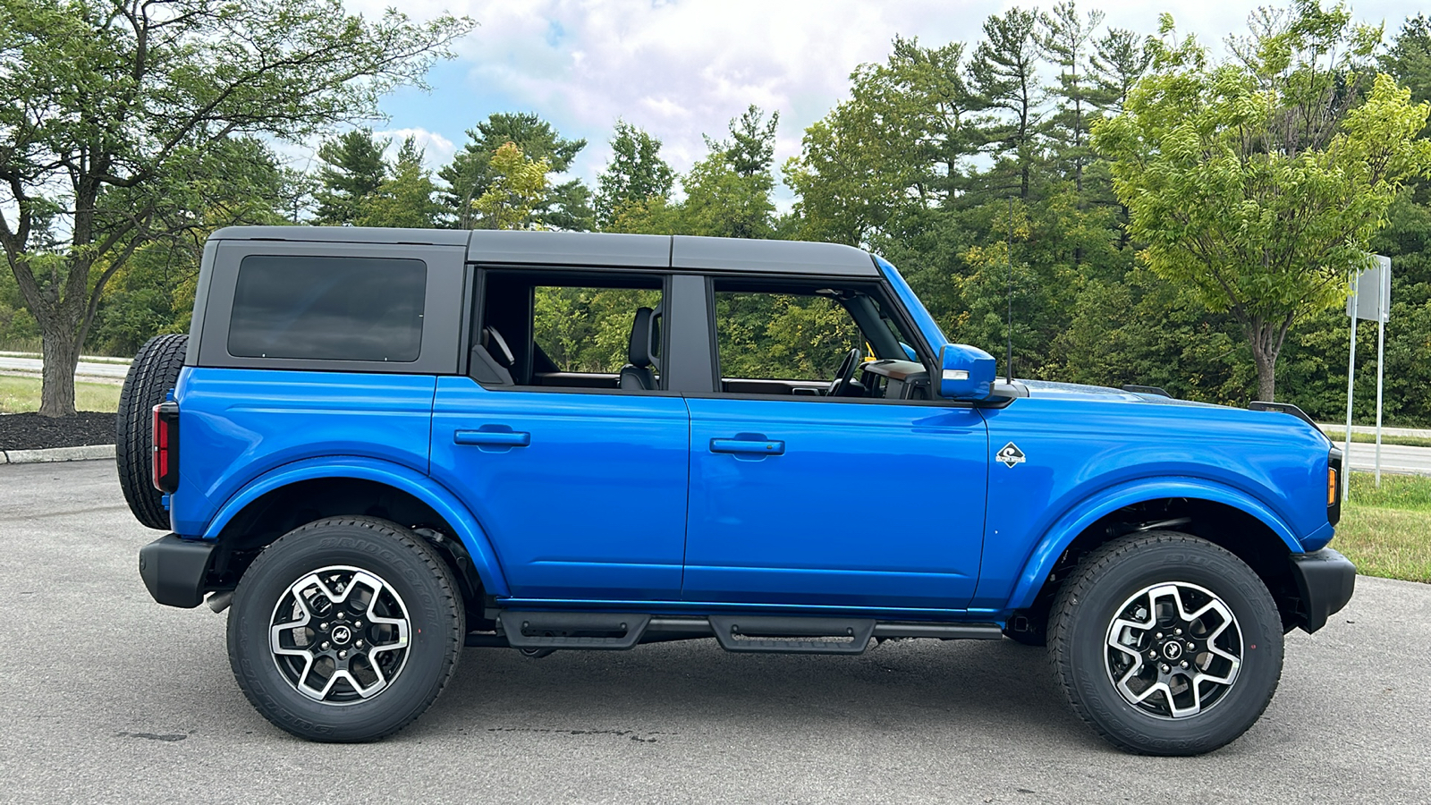 2024 Ford Bronco Outer Banks 4