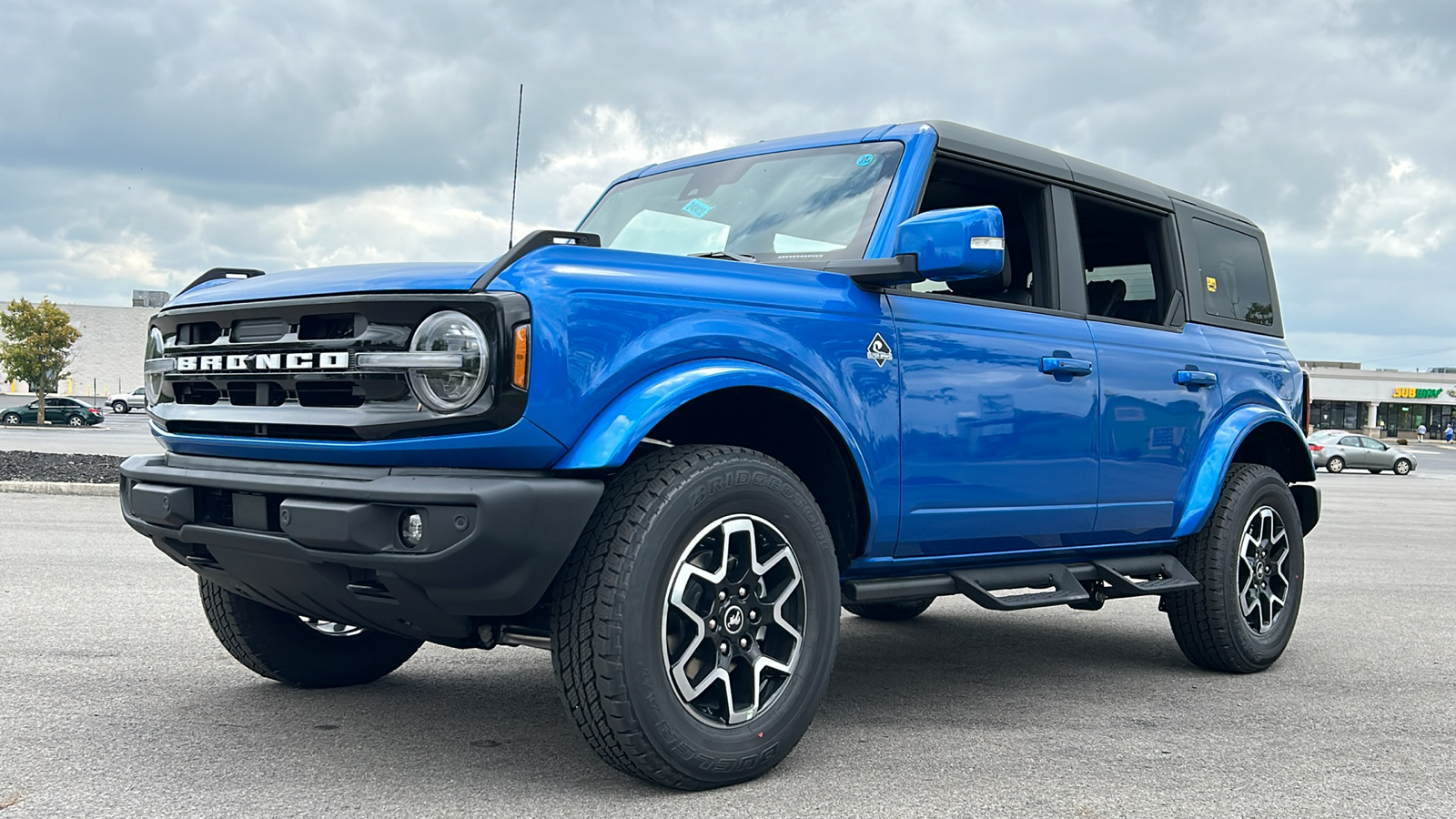 2024 Ford Bronco Outer Banks 39