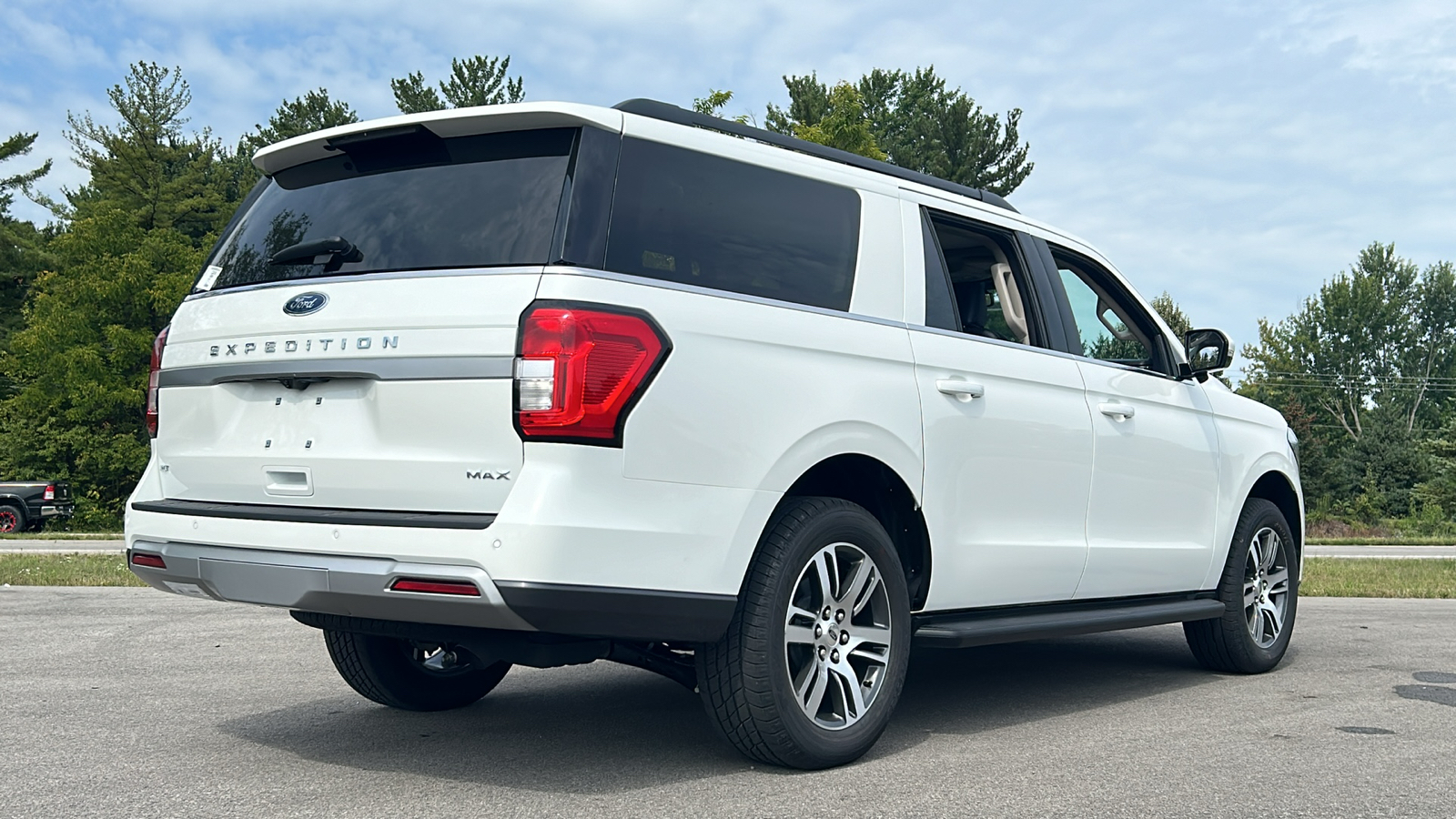 2024 Ford Expedition Max XLT 11