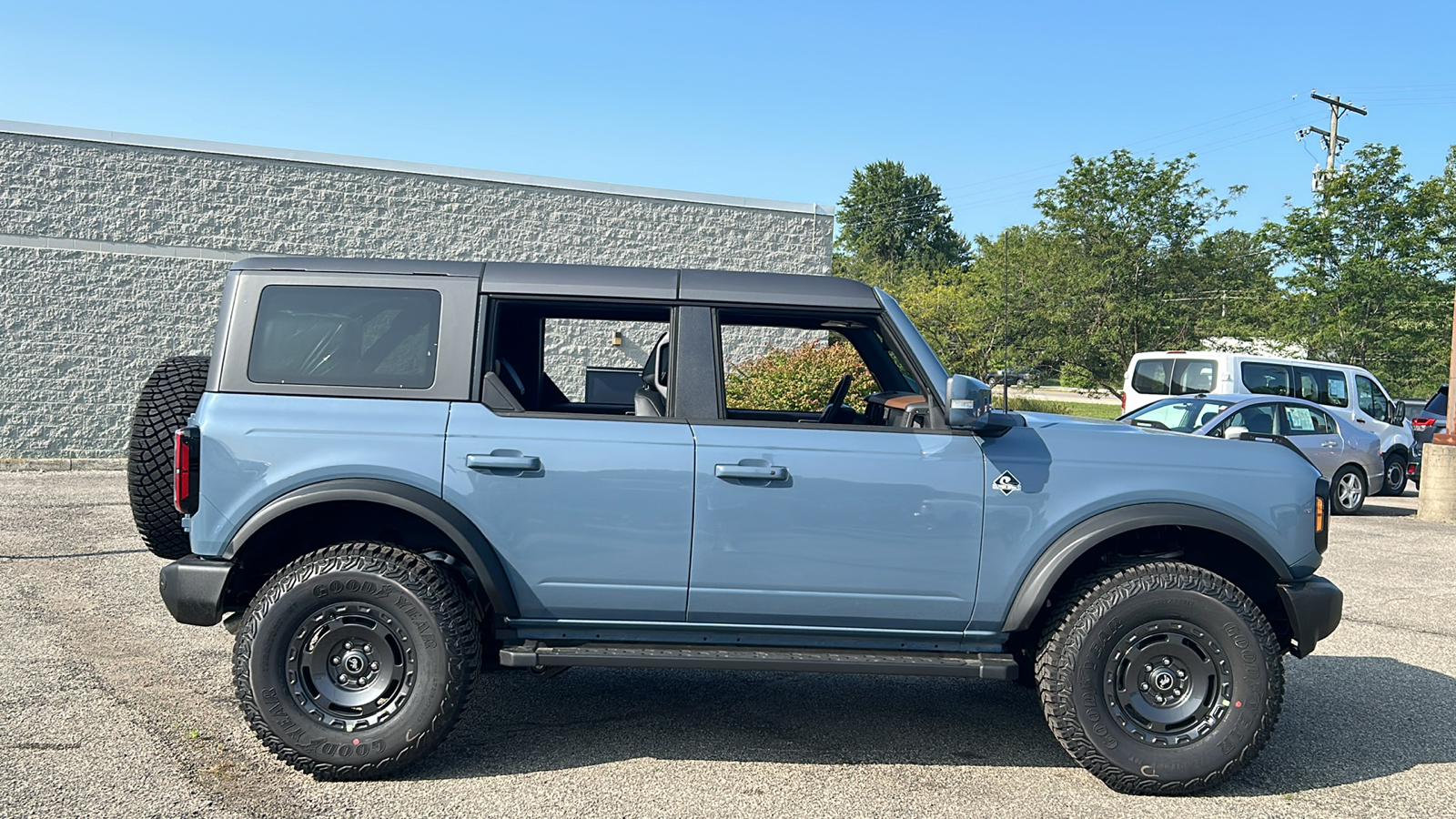 2024 Ford Bronco Outer Banks 4