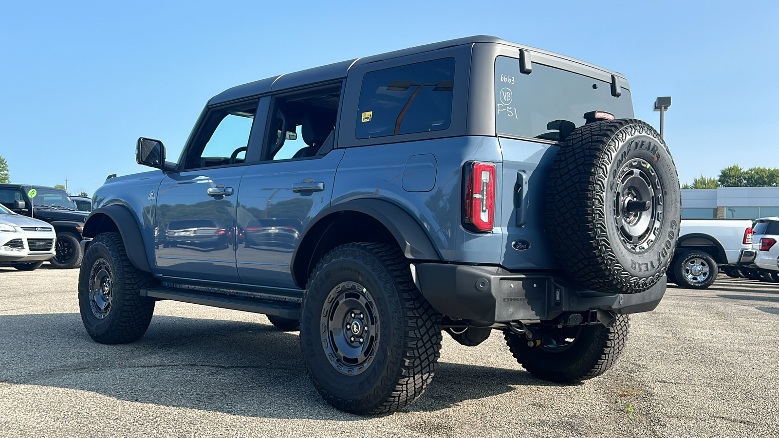 2024 Ford Bronco Outer Banks 16