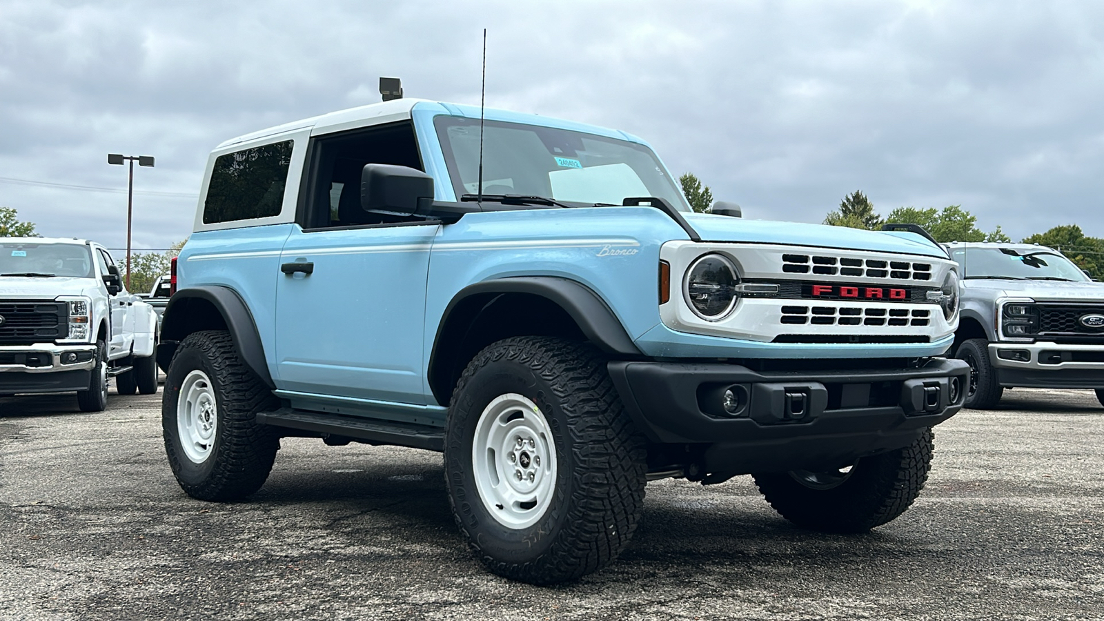 2024 Ford Bronco Heritage Edition 2