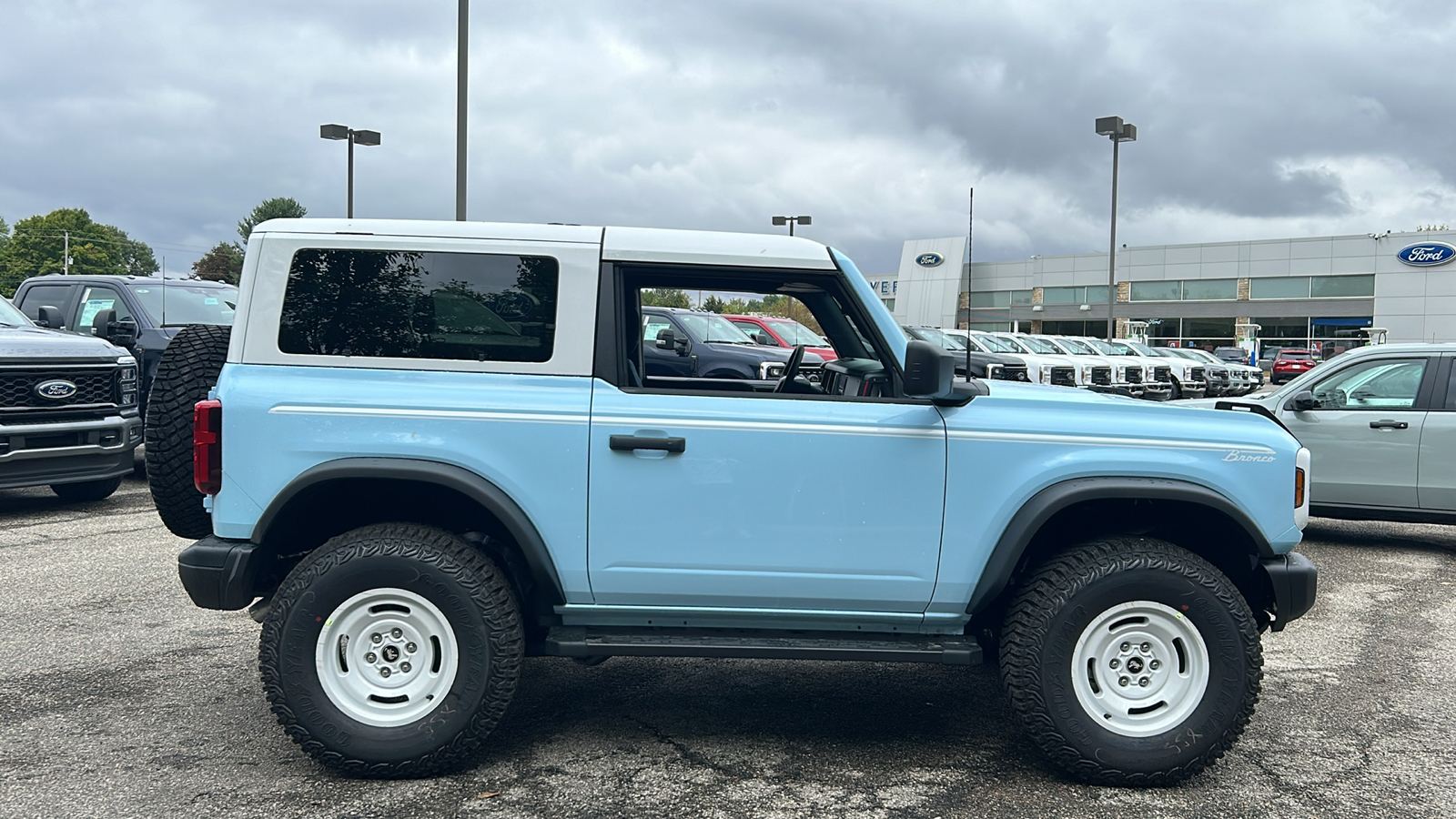 2024 Ford Bronco Heritage Edition 4