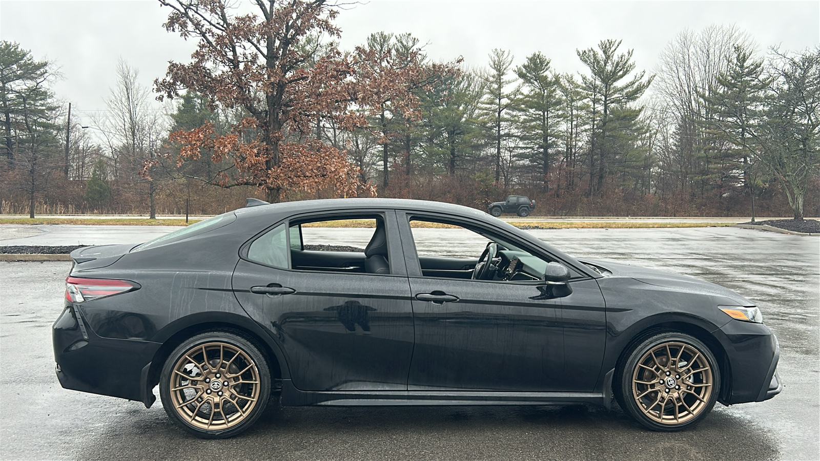 2023 Toyota Camry SE Nightshade 4