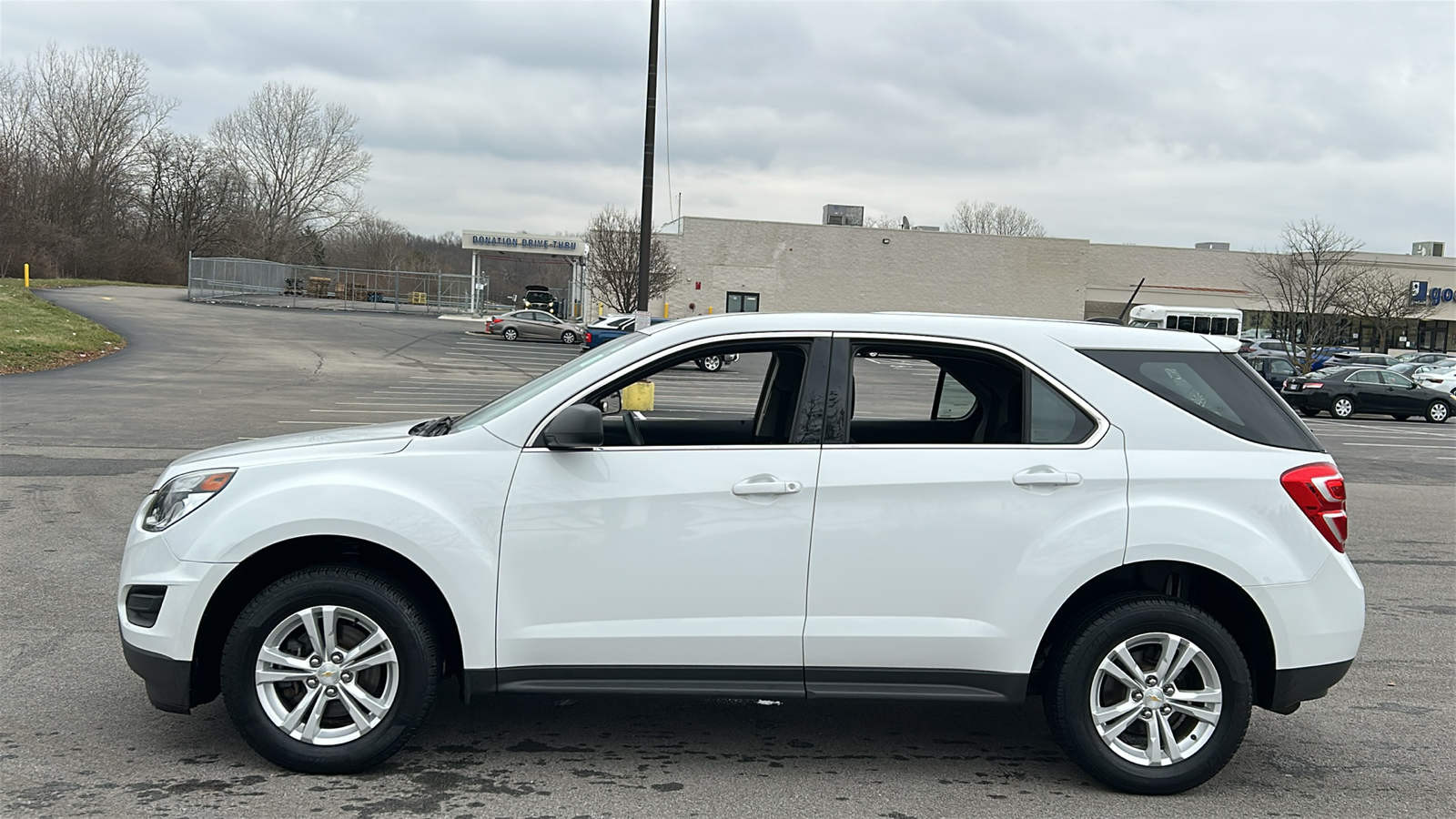 2017 Chevrolet Equinox LS 16