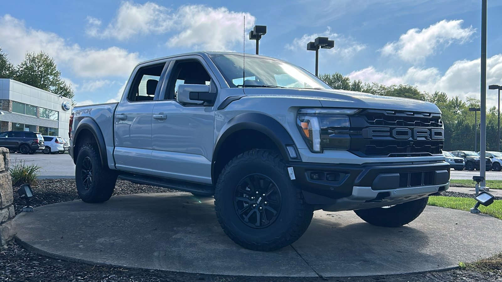 2024 Ford F-150 Raptor 2