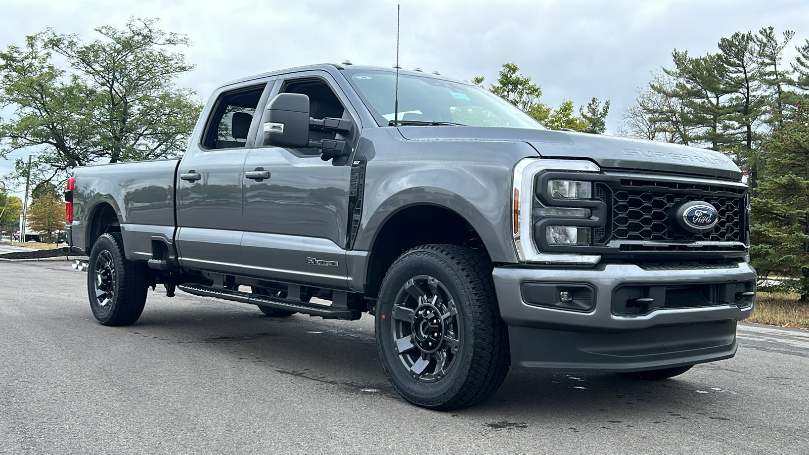 2024 Ford F-250SD XLT 2