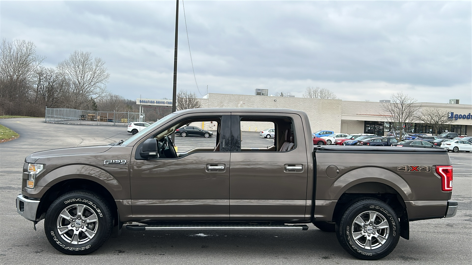 2015 Ford F-150 XLT 16