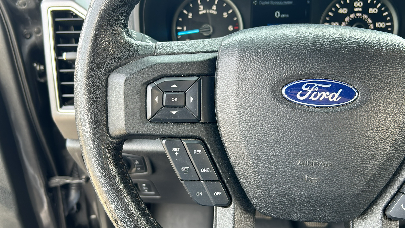 2018 Ford F-150 XLT 28