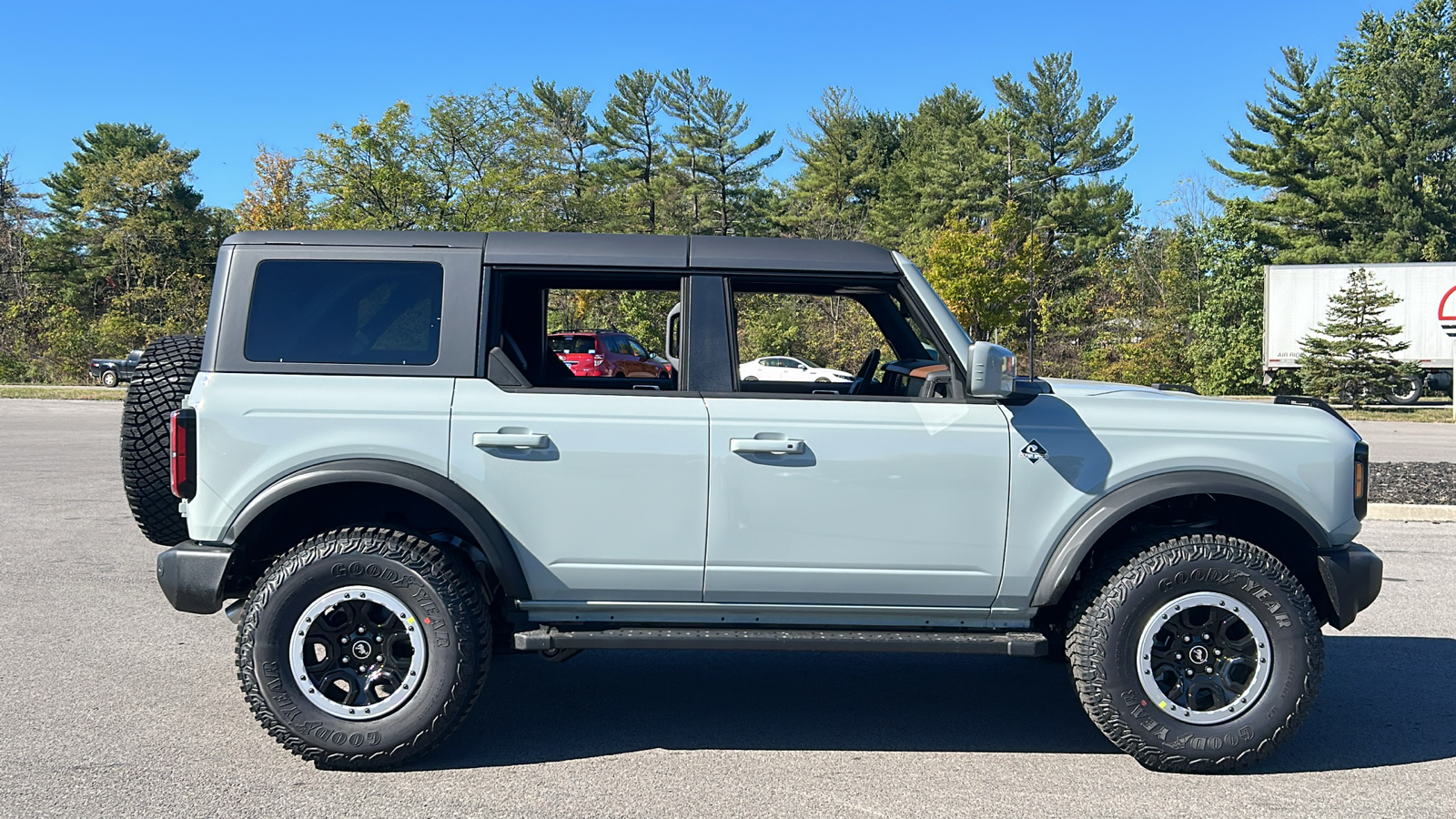 2024 Ford Bronco Outer Banks 4