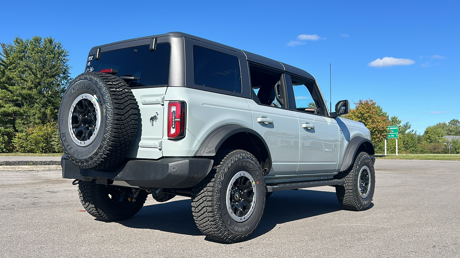 2024 Ford Bronco Outer Banks 12