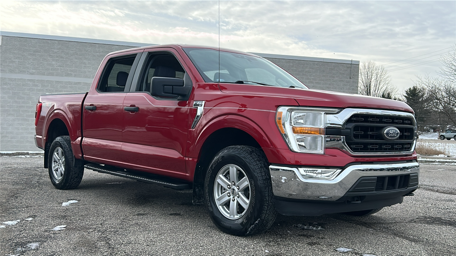 2021 Ford F-150 XLT 2